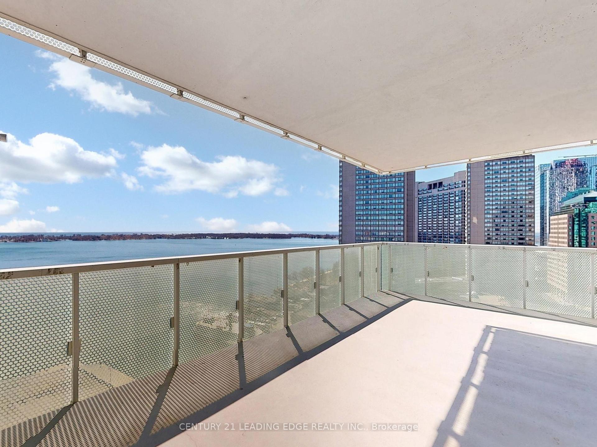 1 Bedroom Condo at 15 Queens,  Toronto For sale