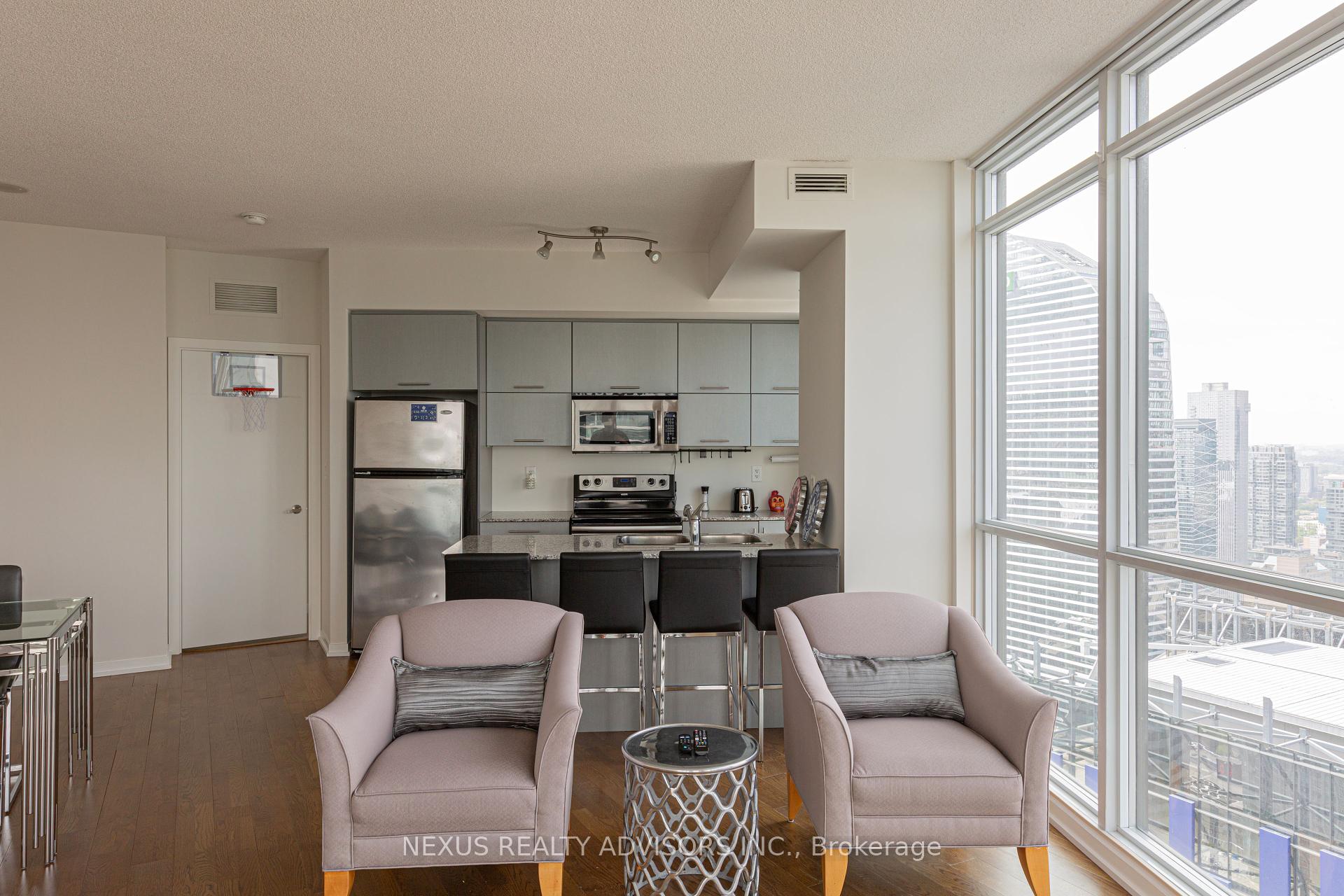 2 Bedrooms Condo at 65 Bremner, Toronto For sale