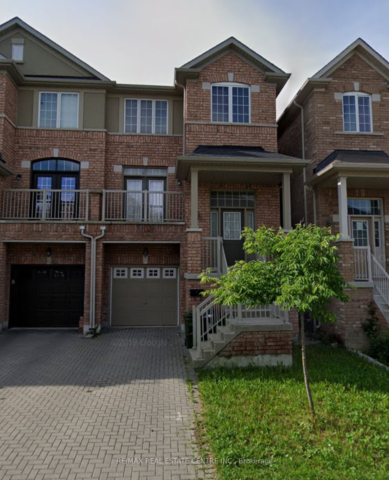 11 Ron Attwell Street, Toronto, ON M9M 0C1