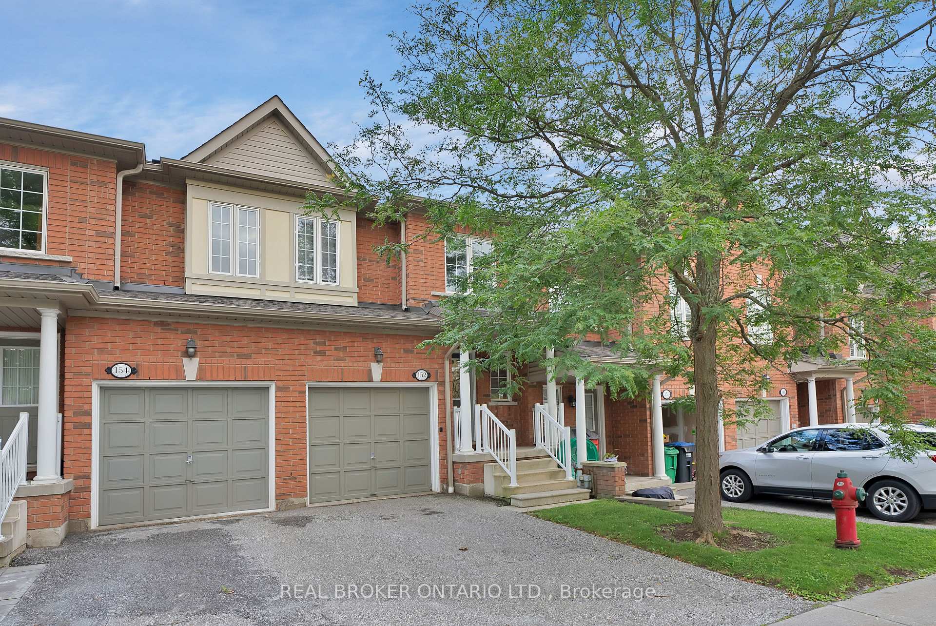 3 Bedrooms Condo at 7360 Zinnia, Mississauga For sale