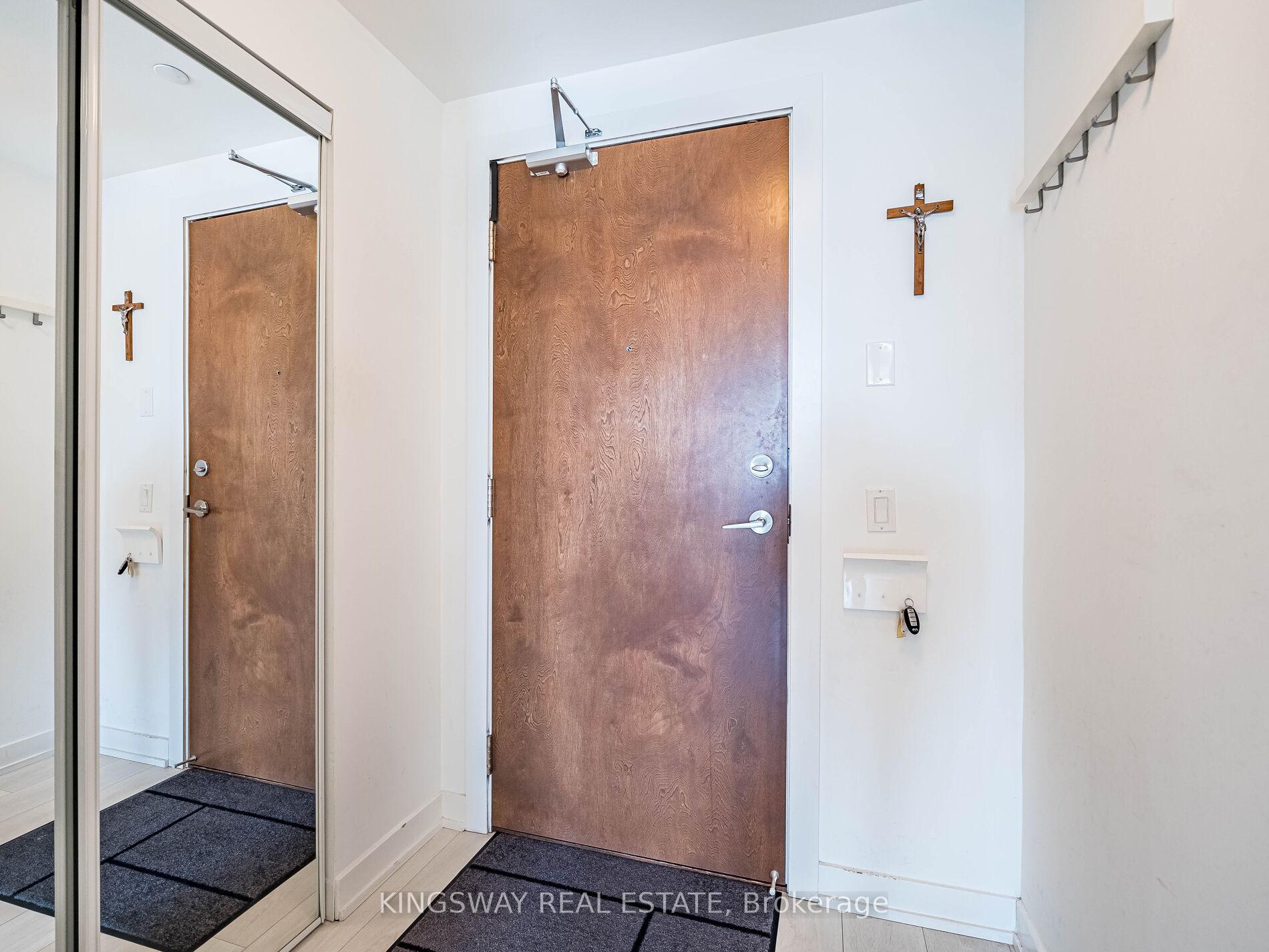 2 Bedrooms Condo at 2200 Lakeshore,  Toronto For sale