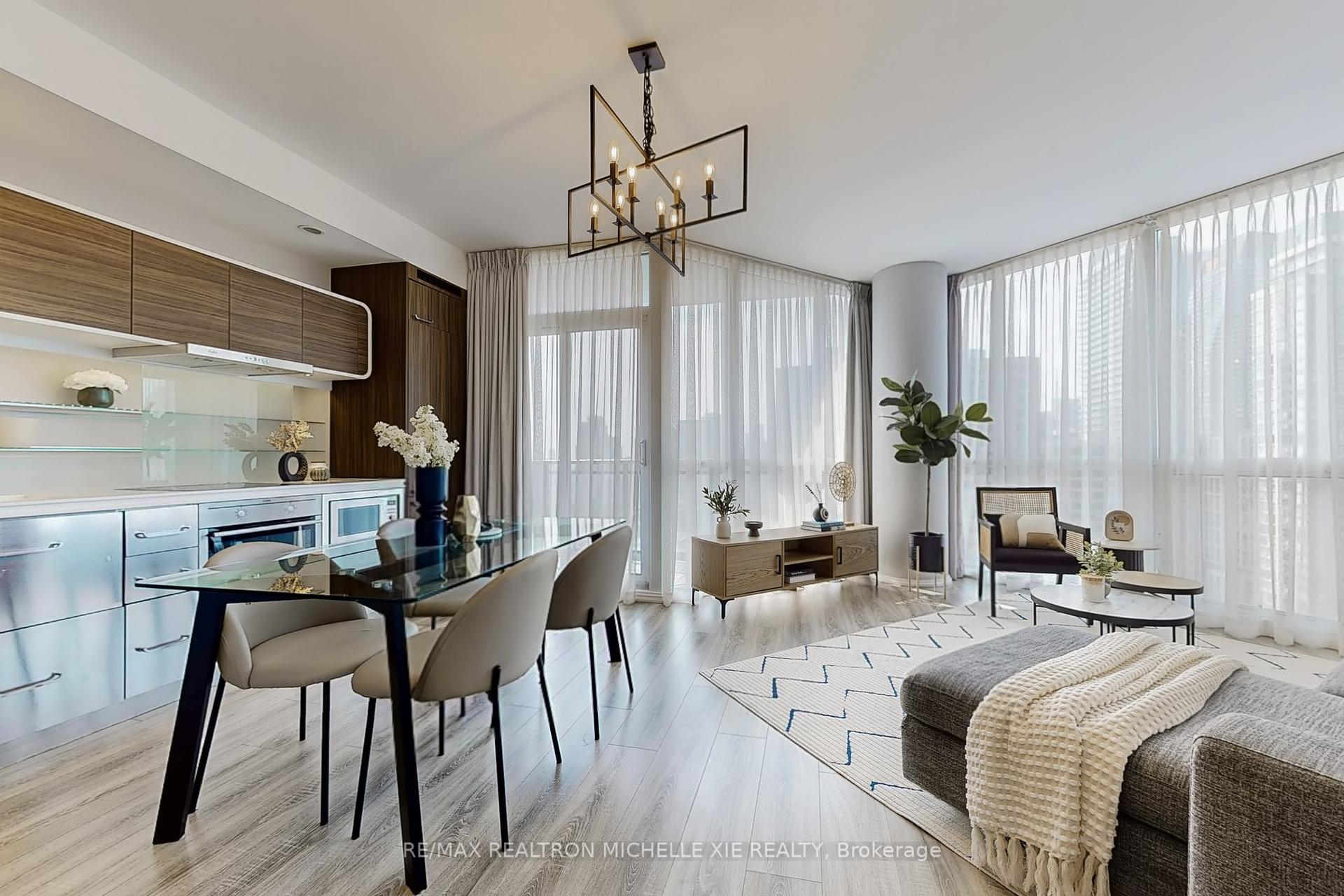 2 Bedrooms Condo at 45 Charles, Toronto For sale