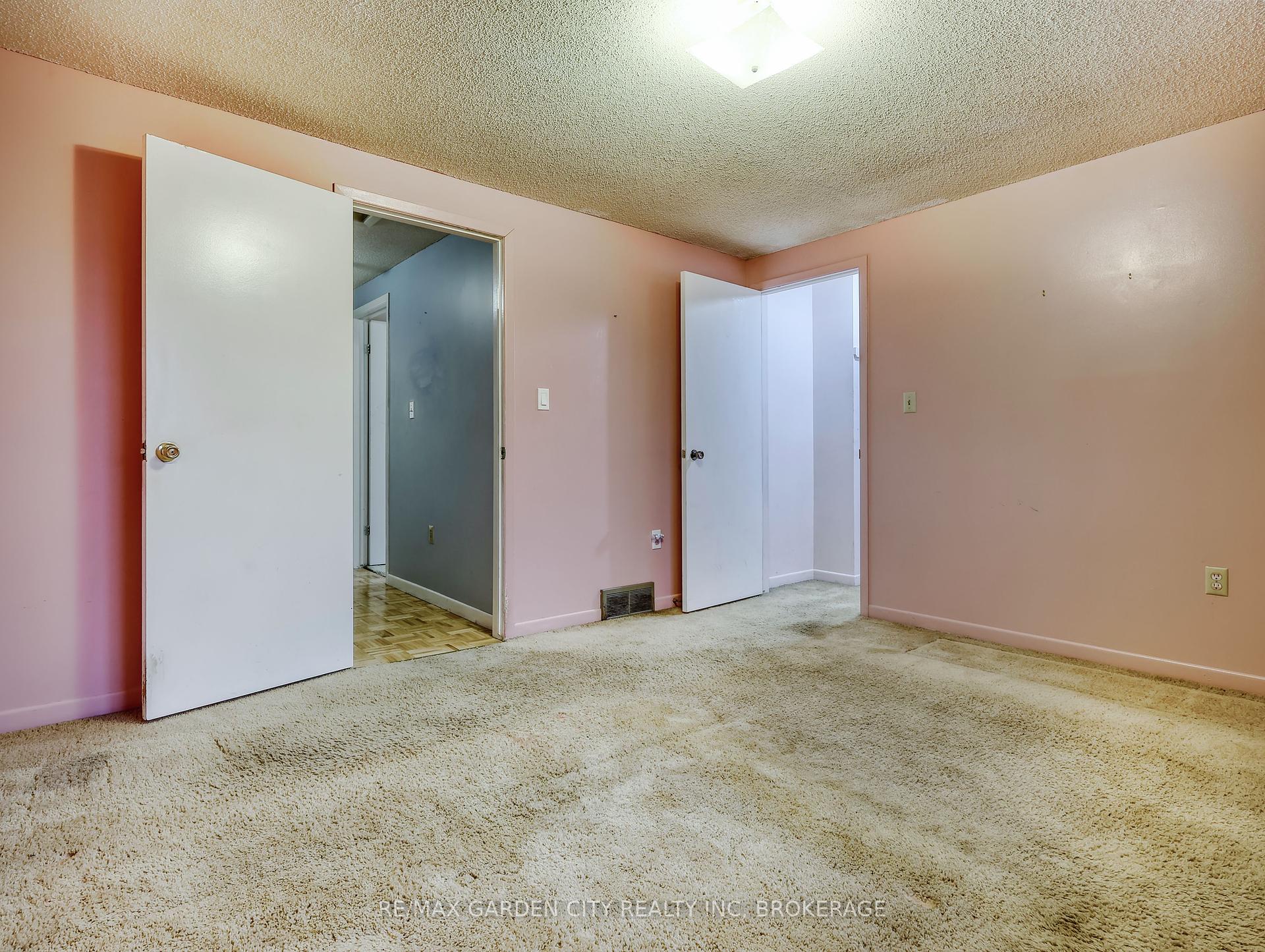 Photo of 85 Oxford Street, St. Catharines, ON L2P 3T9