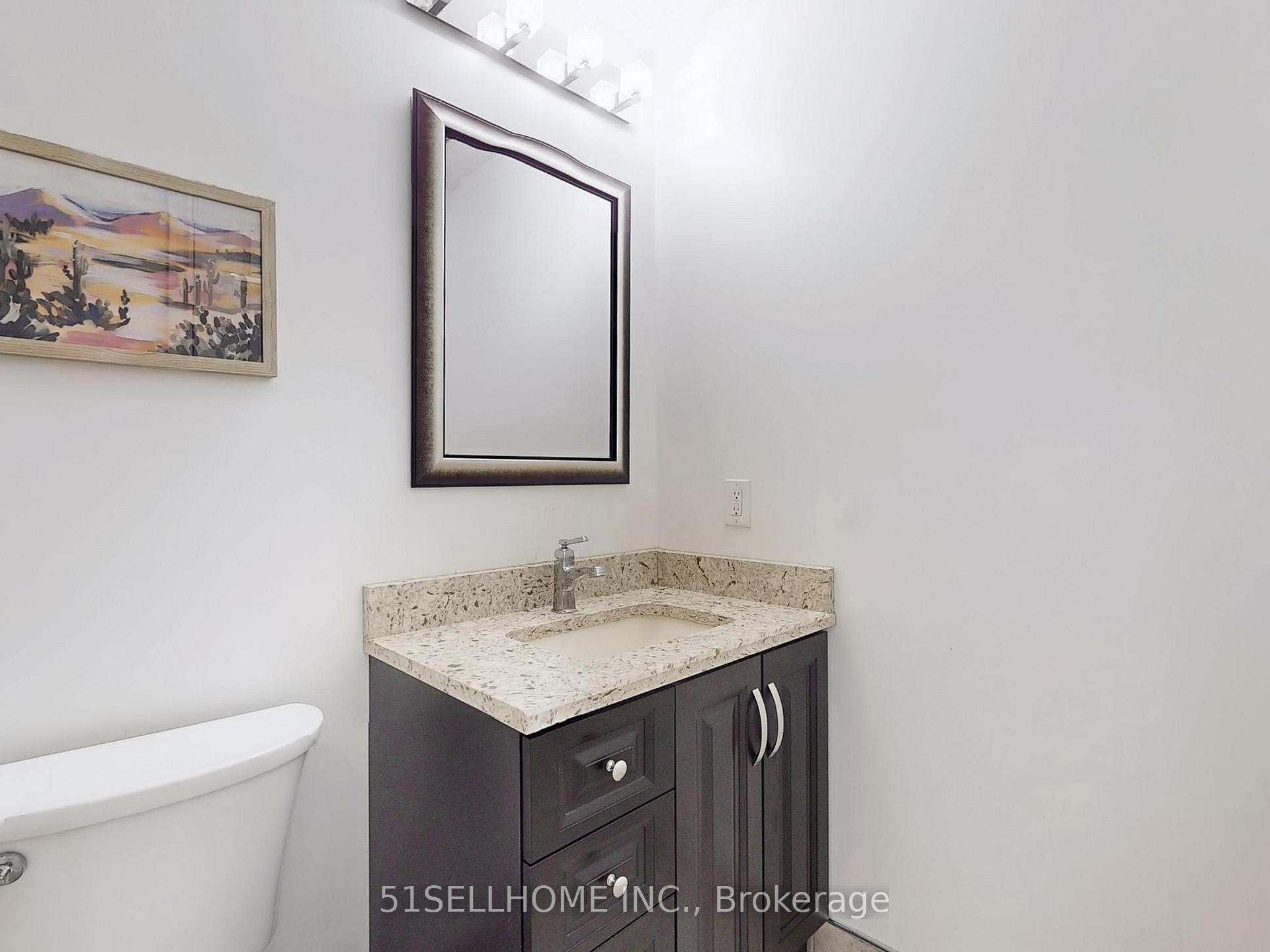 2 Bedrooms Condo at 133 Wynford,  Toronto For sale