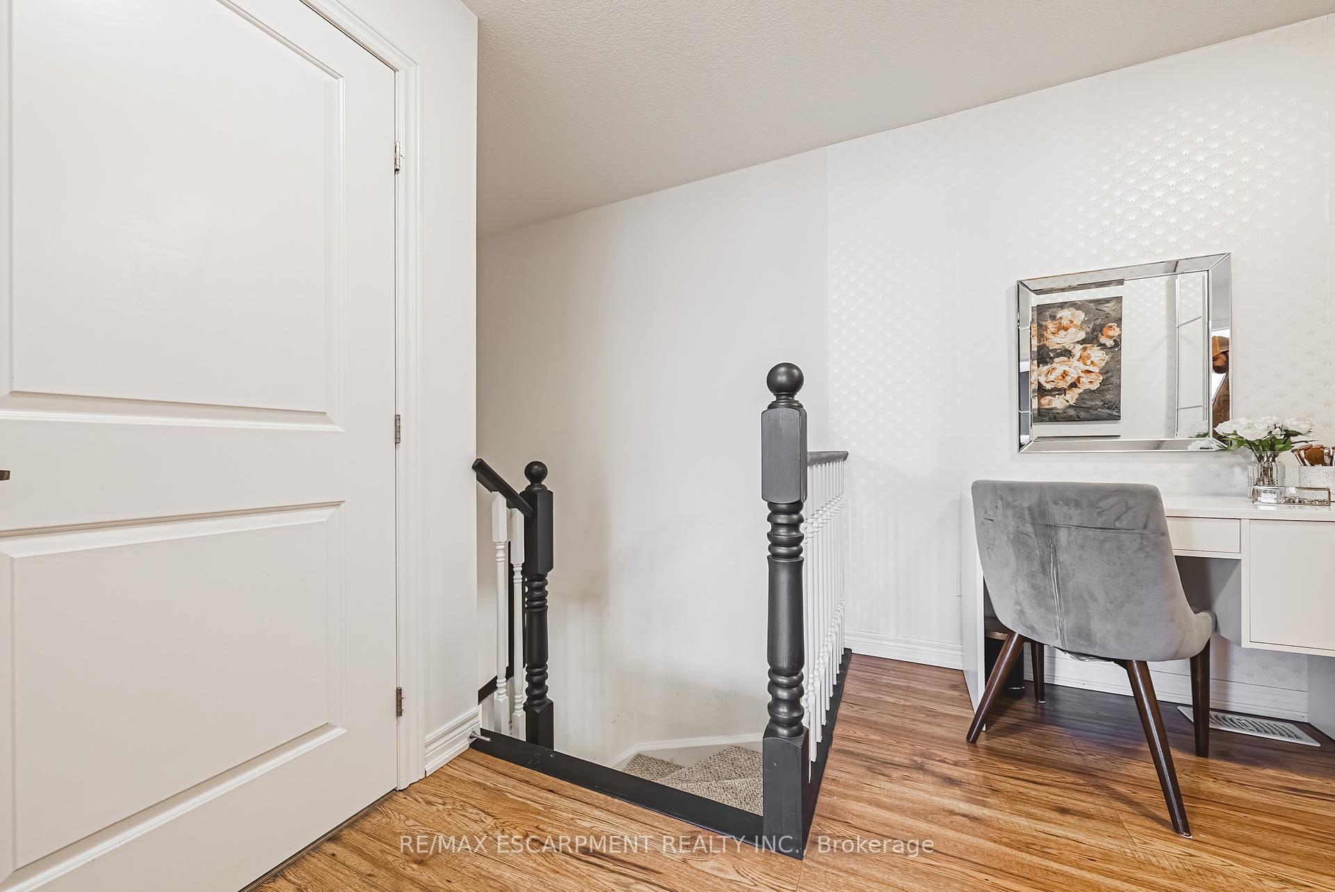 2 Bedrooms Condo at 18 Ridgeside,  Hamilton For sale
