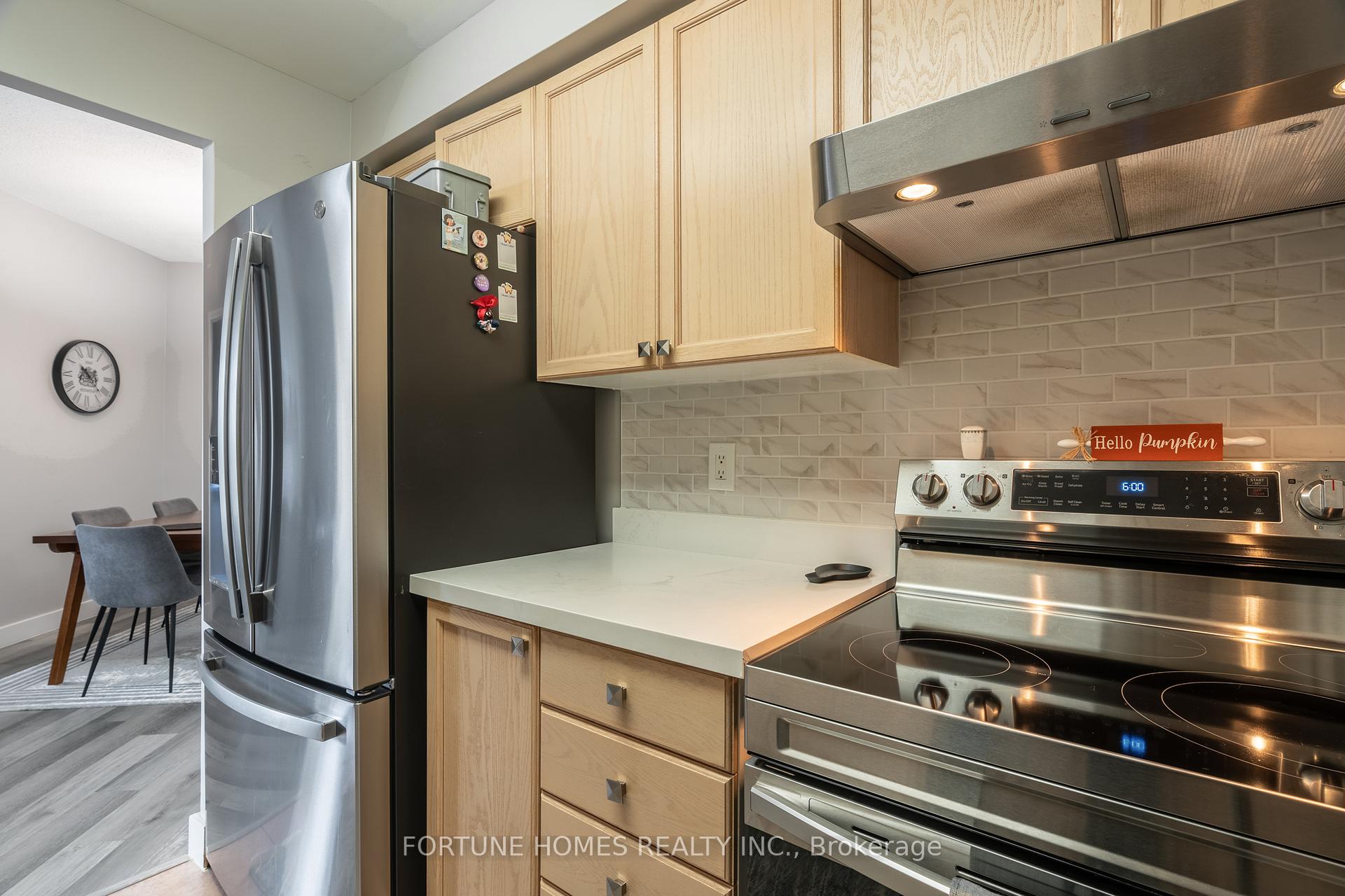 2 Bedrooms Condo at 650 Lawrence, Toronto For sale