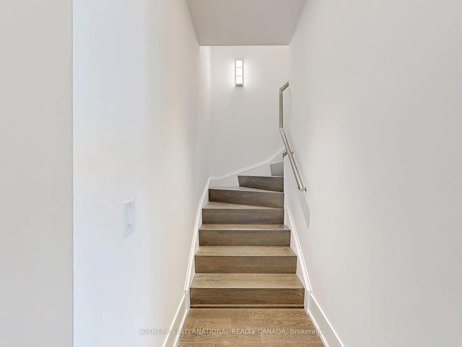 3 Bedrooms Condo at 30 Inn On the Park, Toronto For sale
