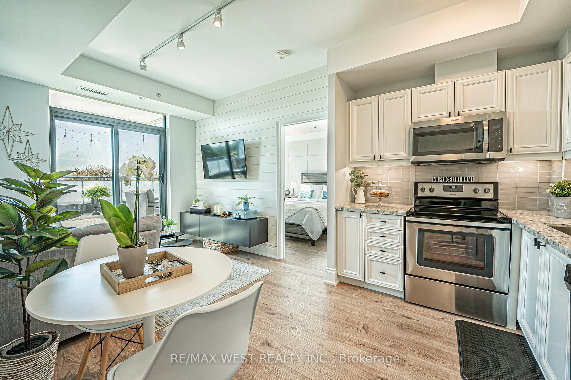 2 Bedrooms Condo at 2522 Keele, Toronto For sale