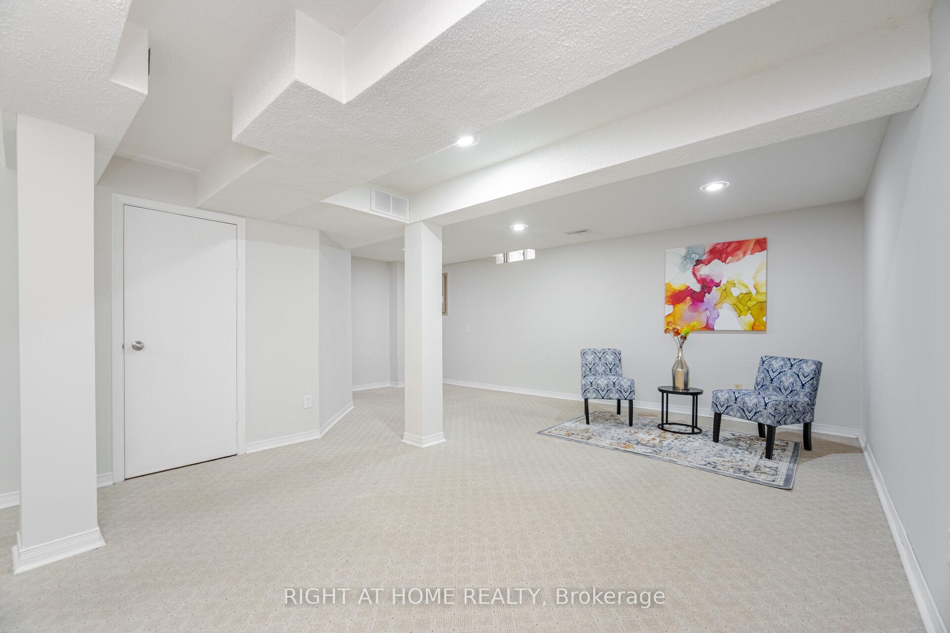 3 Bedrooms Condo at 3600 Colonial, Mississauga For sale