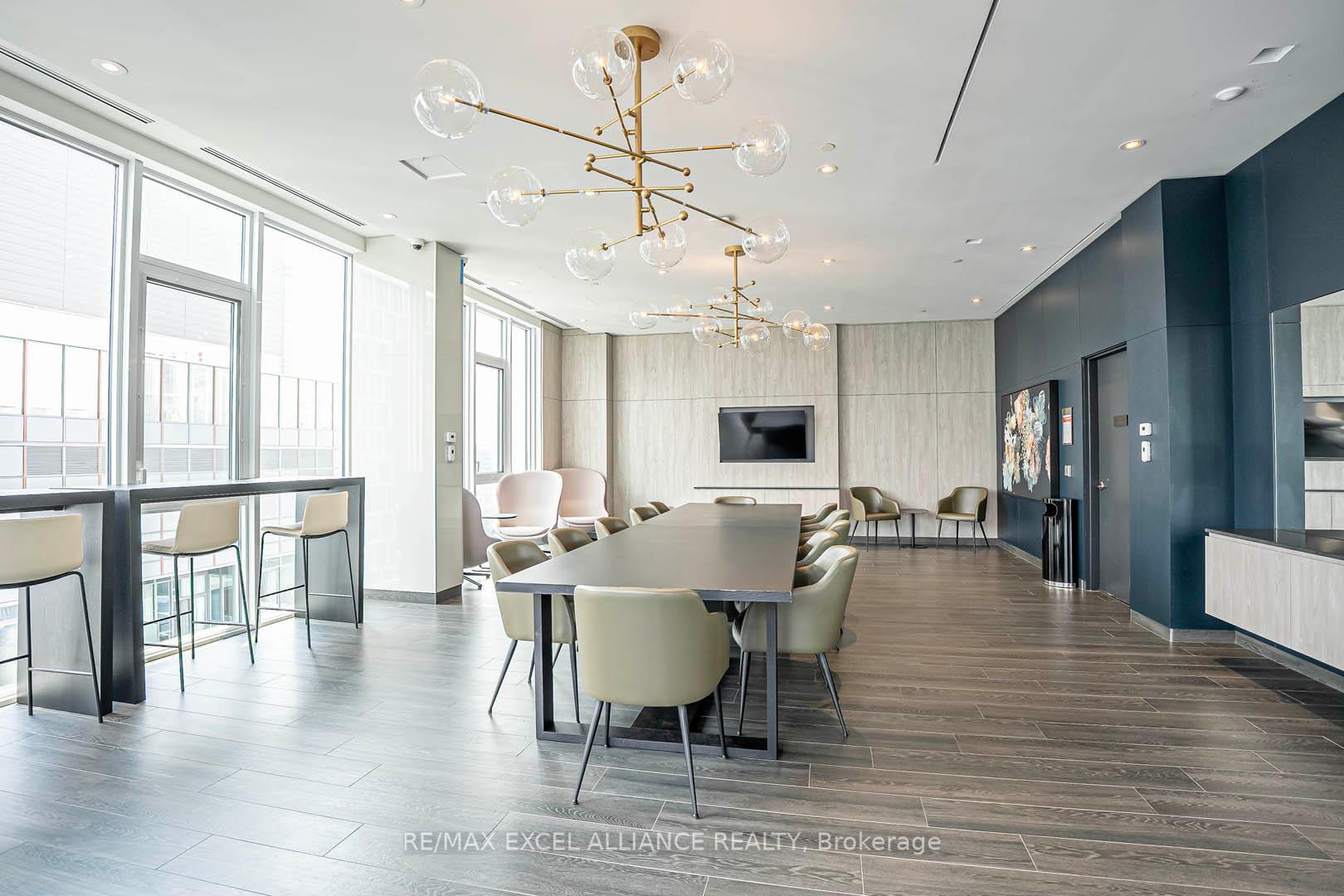 2 Bedrooms Condo at 357 King,  Toronto For sale