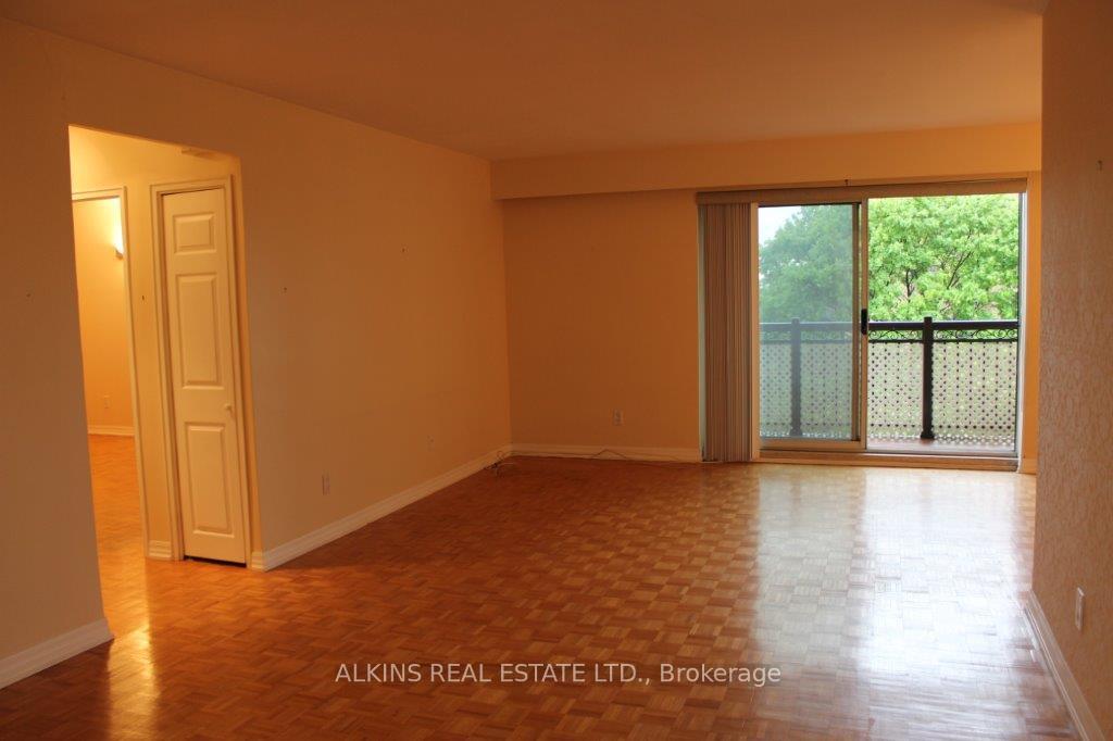 2 Bedrooms Co-op at 557 The East Mall, Toronto For sale