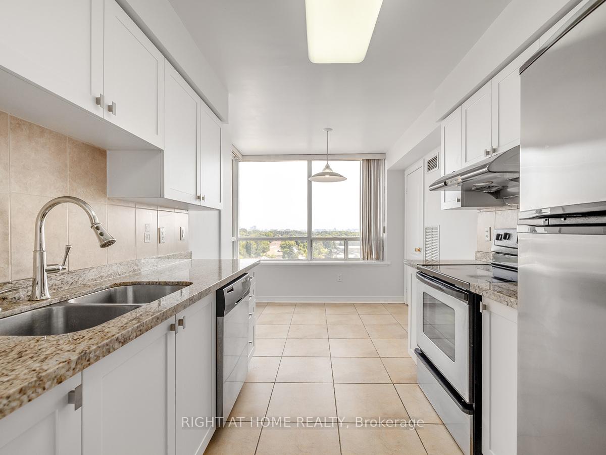 3 Bedrooms Condo at 88 Grandview,  Toronto For sale