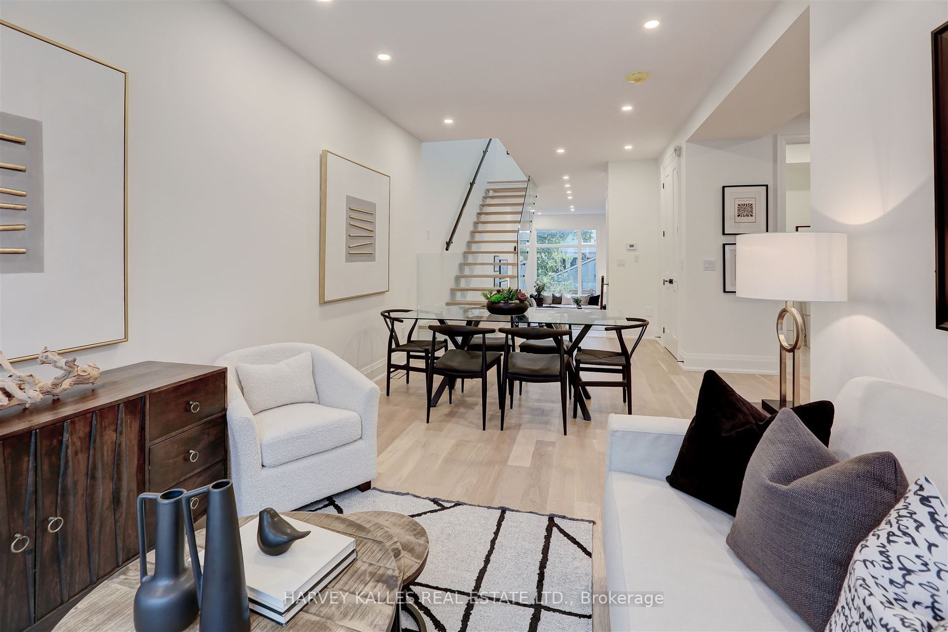 7B Bracebridge Avenue