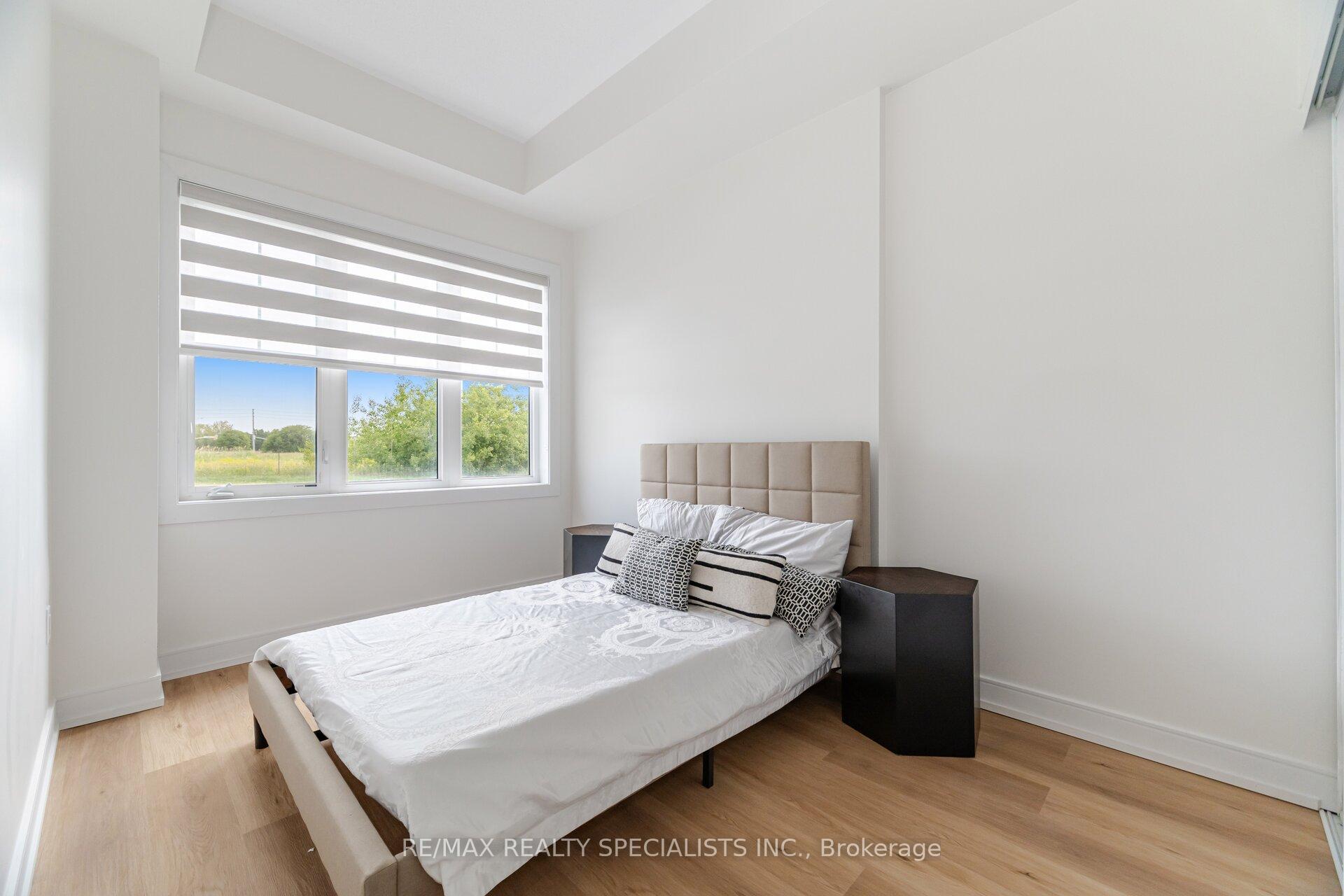 2 Bedrooms Condo at 2326 TAUNTON, Oakville For sale