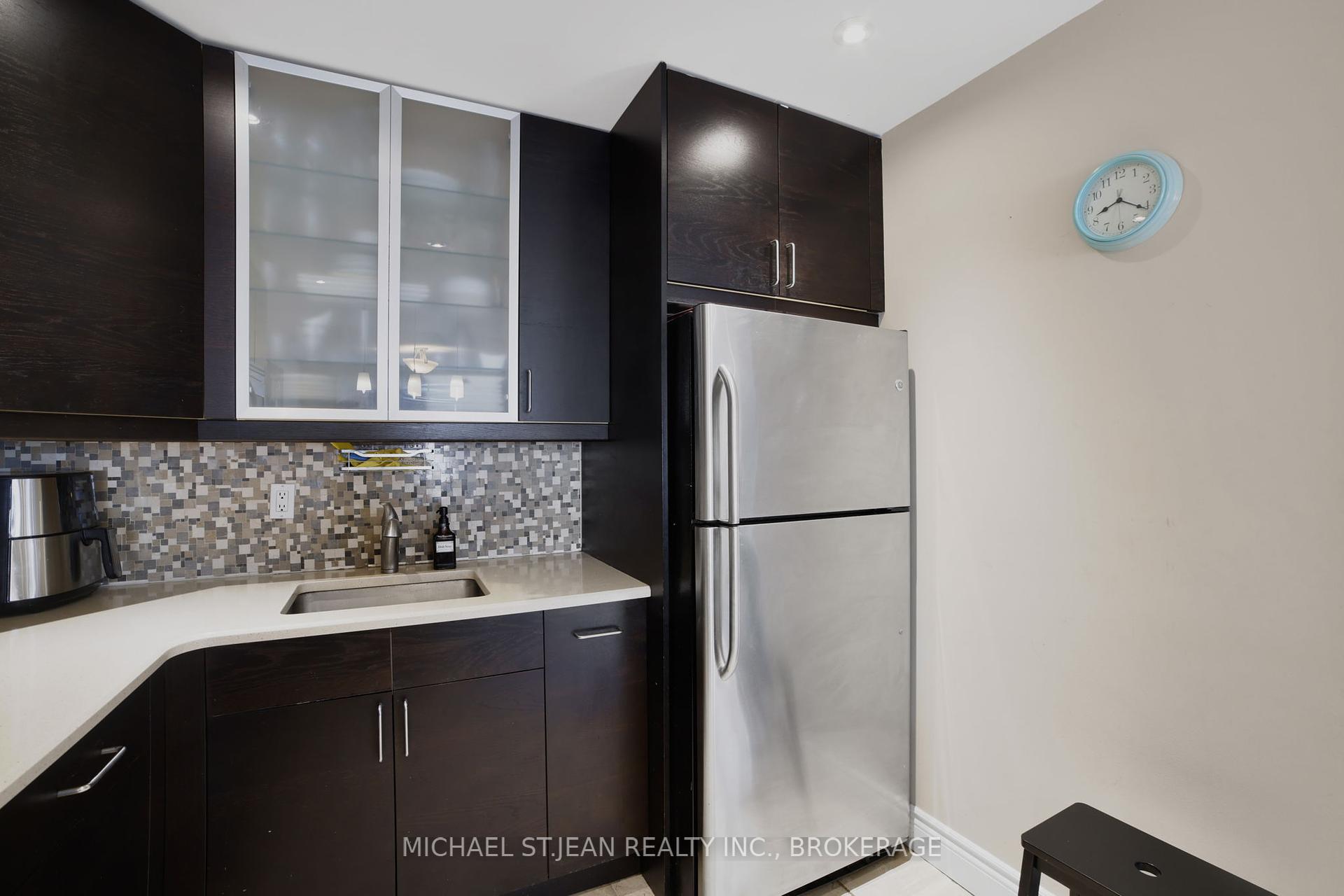 4 Bedrooms Condo at 1016 Falgarwood,  Oakville For sale