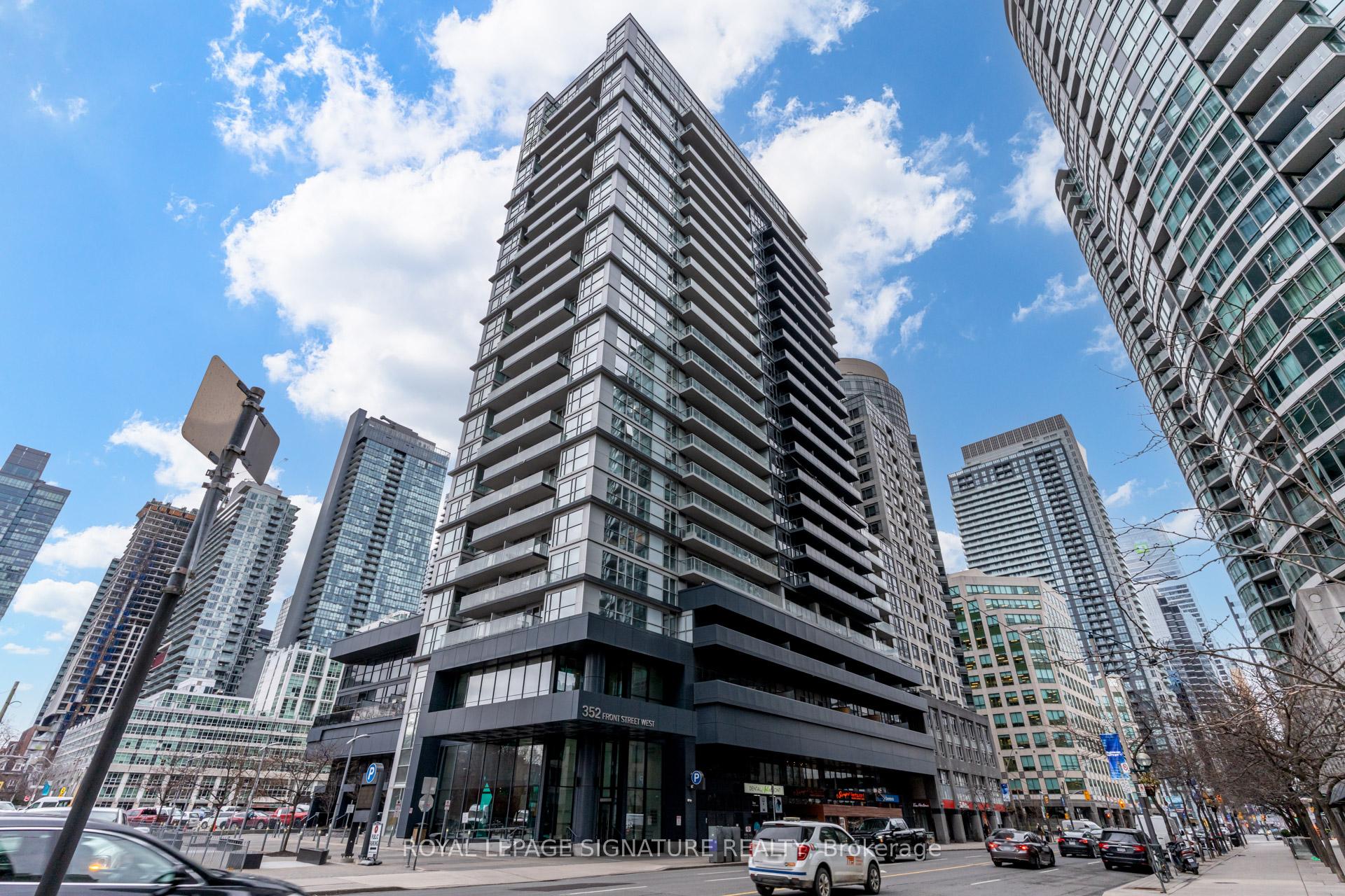 1 Bedroom Condo at 352 Front, Toronto For sale