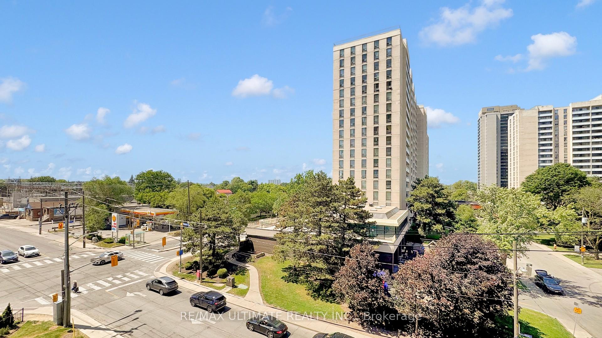 2 Bedrooms Condo at 135 Marlee, Toronto For sale