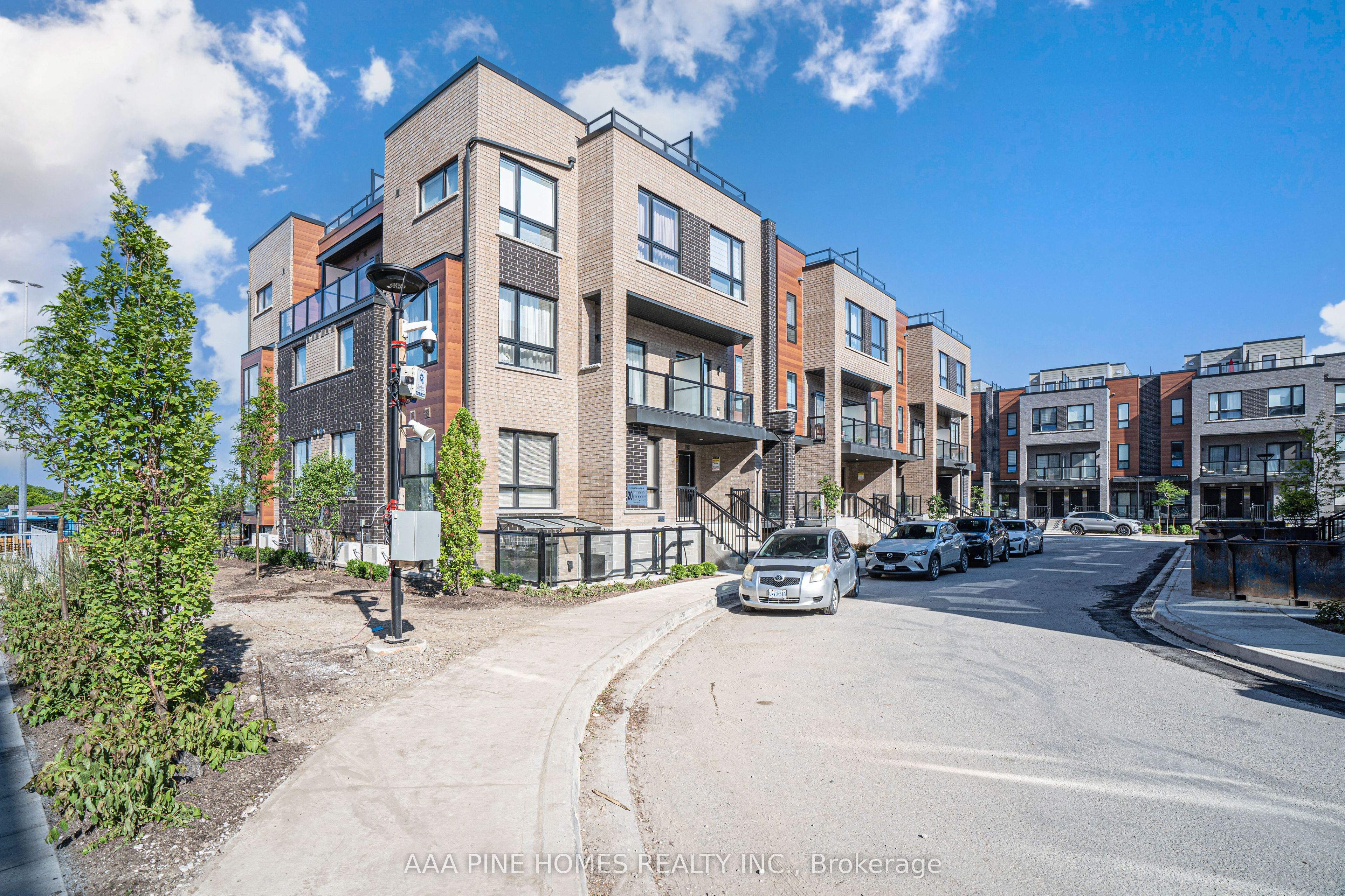20 Lytham Green Circle, ##4