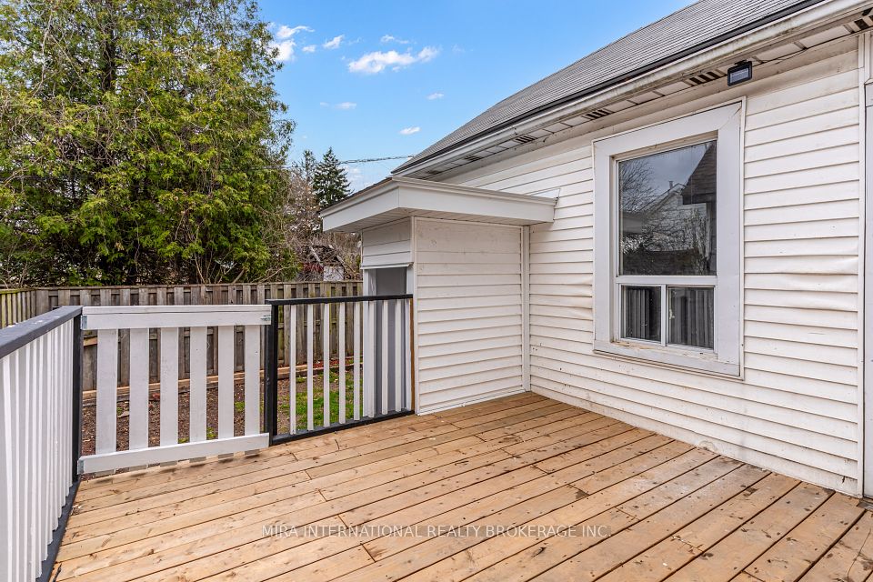 #B - 495 Ferguson Avenue, Hamilton, ON L8L 4Z4