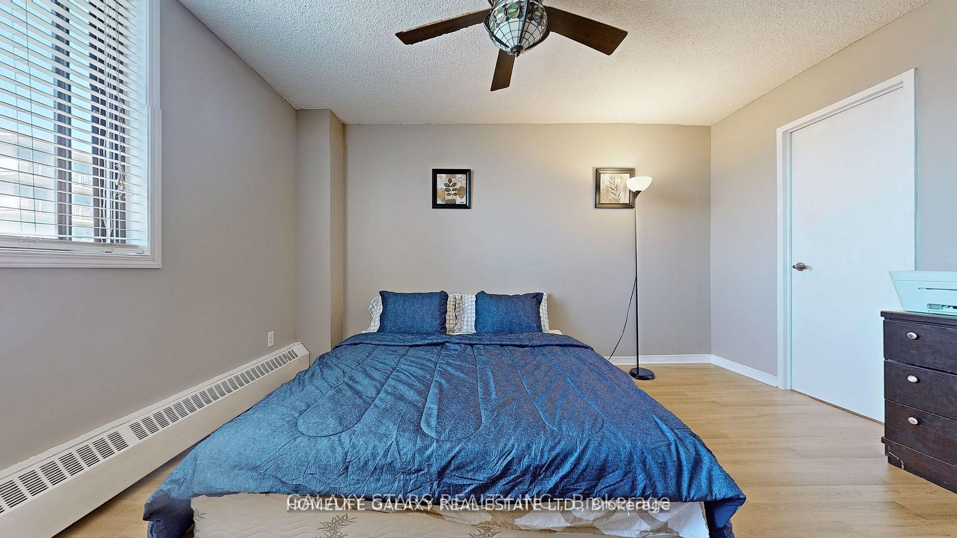 3 Bedrooms Condo at 2556 Argyle, Mississauga For sale