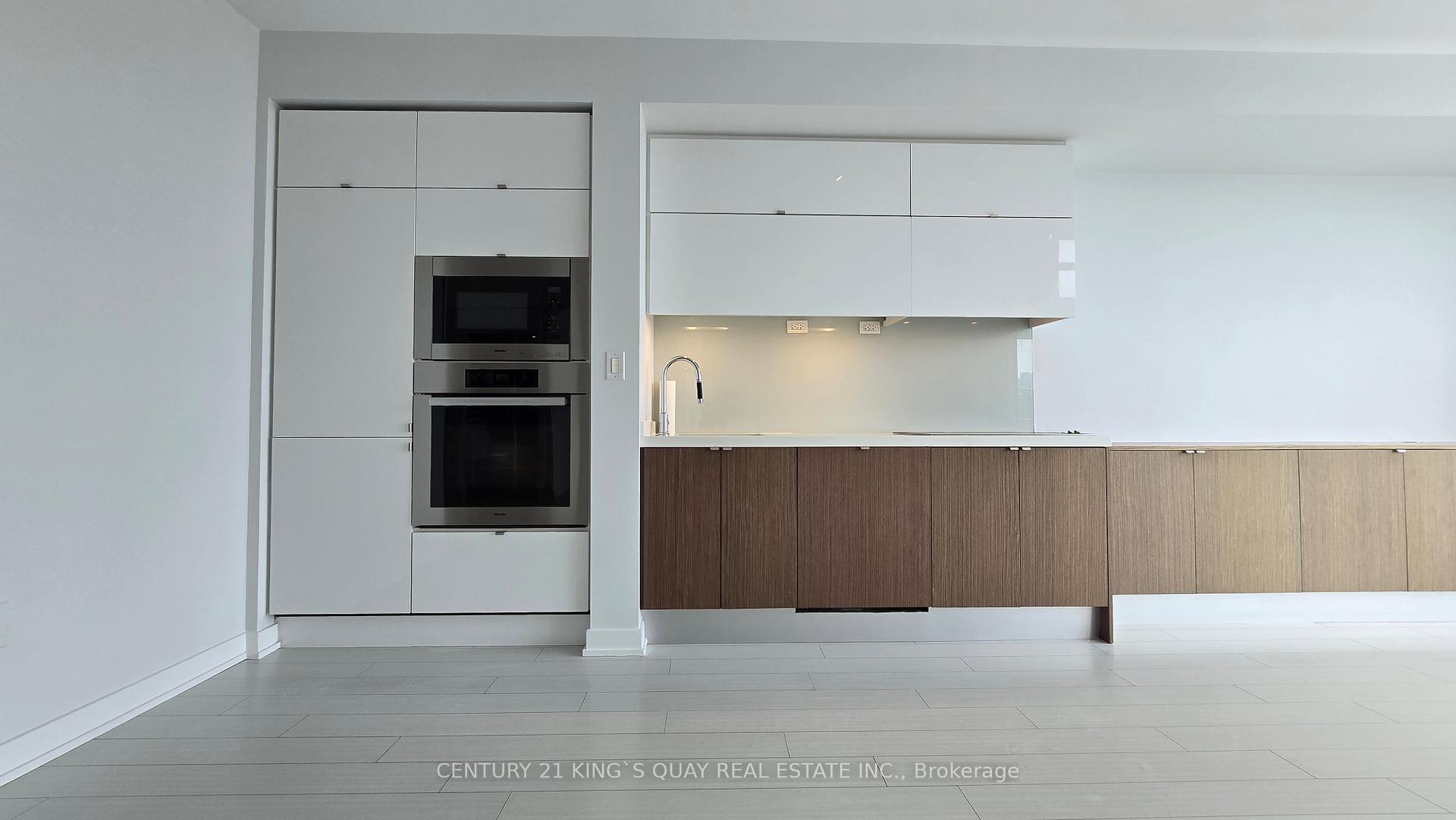 2 Bedrooms Condo at 21 Iceboat, Toronto For sale