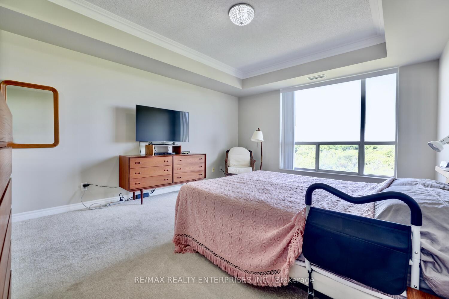 3 Bedrooms Condo at 1900 The Collegeway, Mississauga For sale