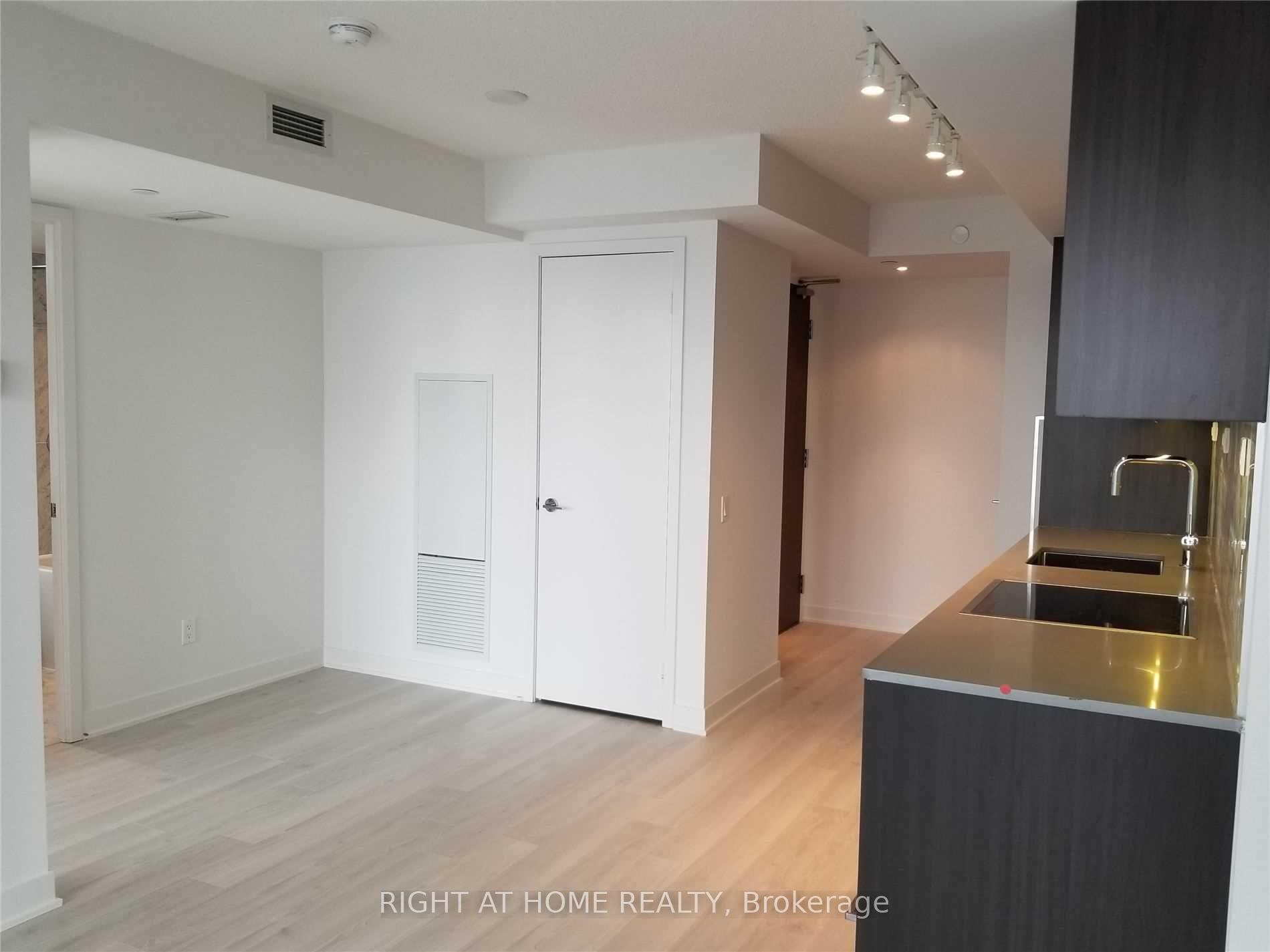 1 Bedroom Condo at 70 Queens Wharf, Toronto For sale