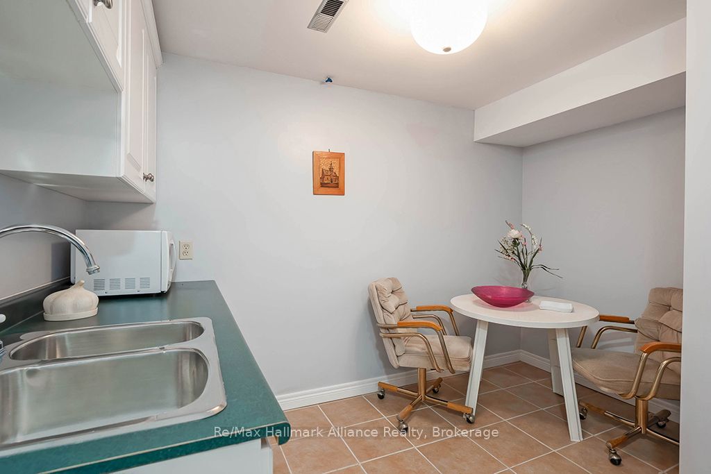 1151 Manor Road