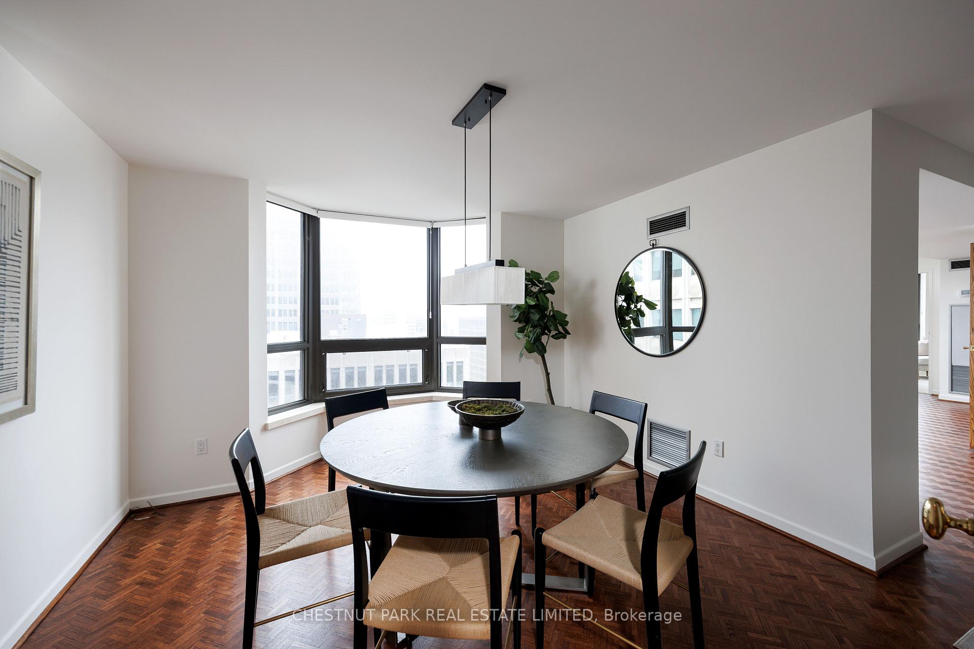 3 Bedrooms Condo at 62 Wellesley, Toronto For sale