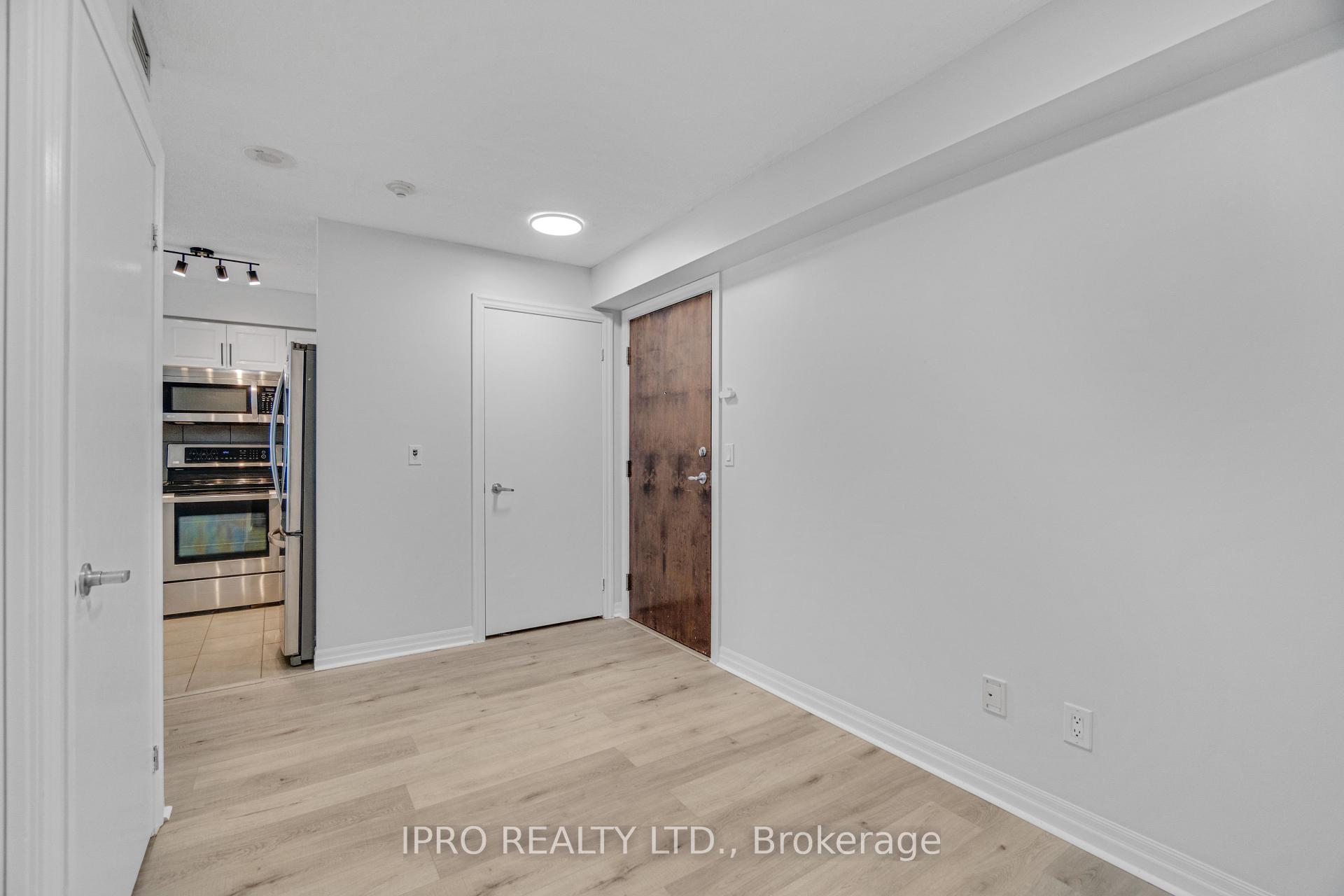 2 Bedrooms Condo at 16 Yonge, Toronto For sale