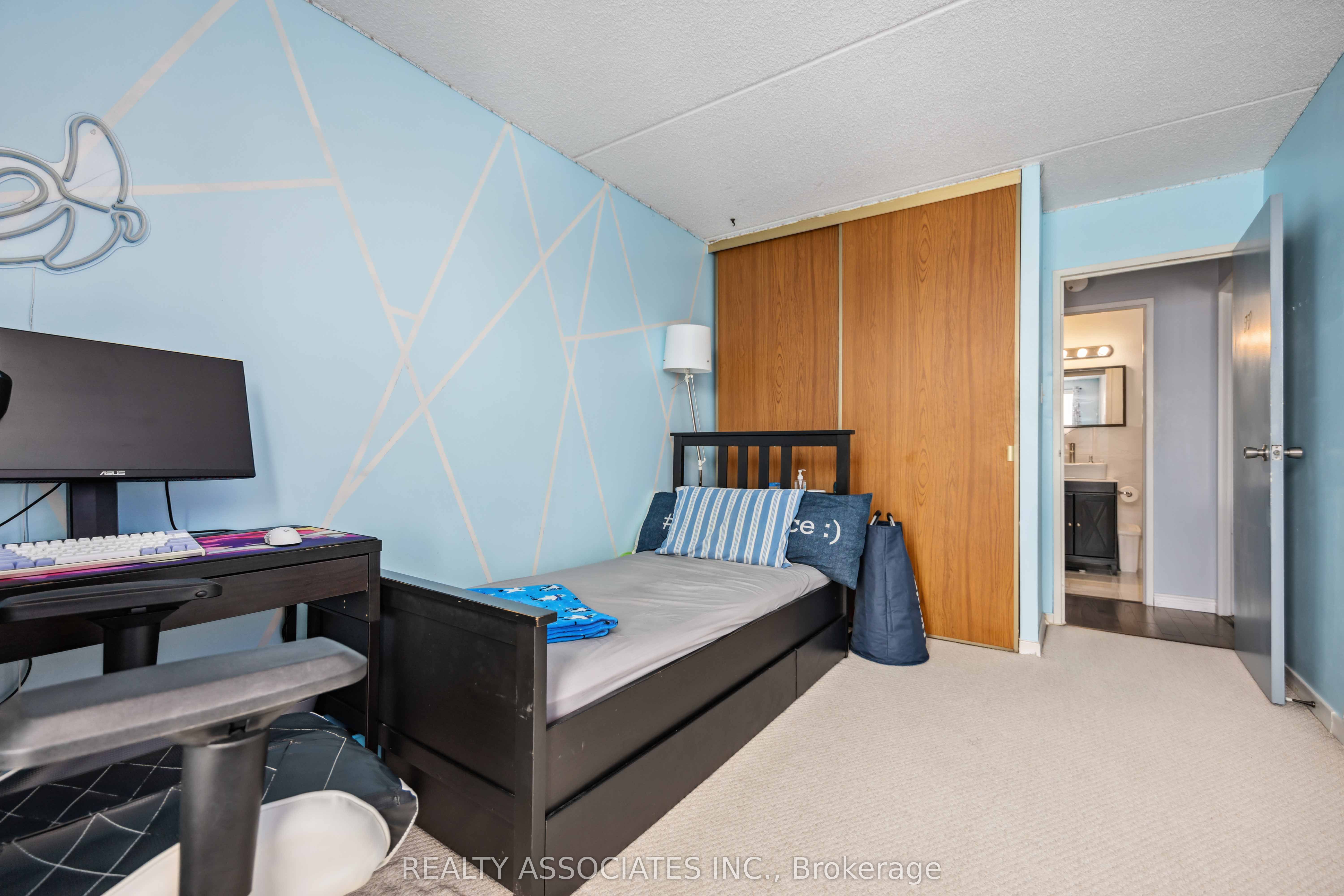 2 Glamorgan Avenue, #1014