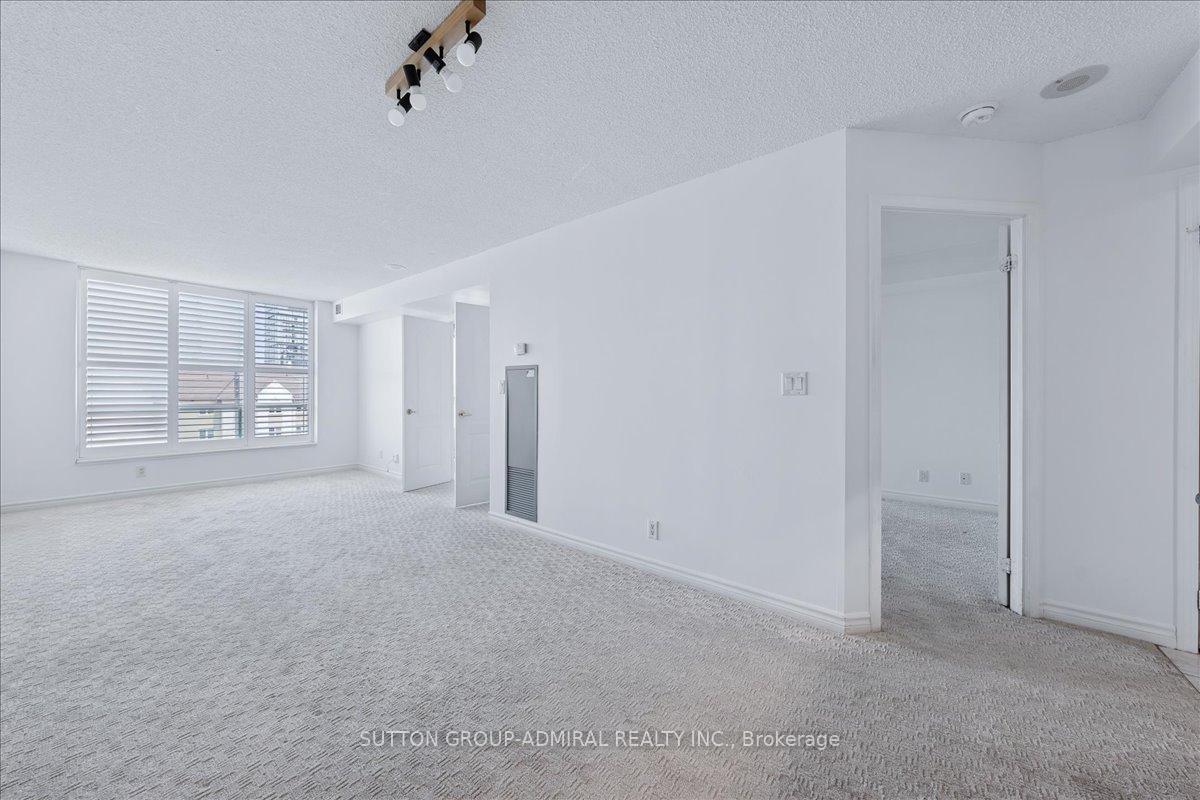 2 Bedrooms Condo at 745 New Westminster, Vaughan For sale