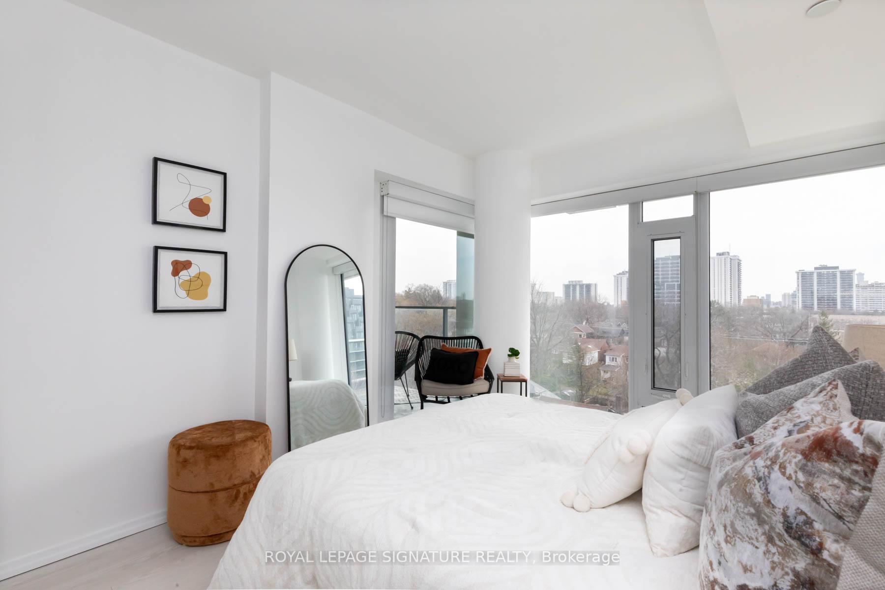 2 Bedrooms Condo at 8 Hillsdale, Toronto For sale