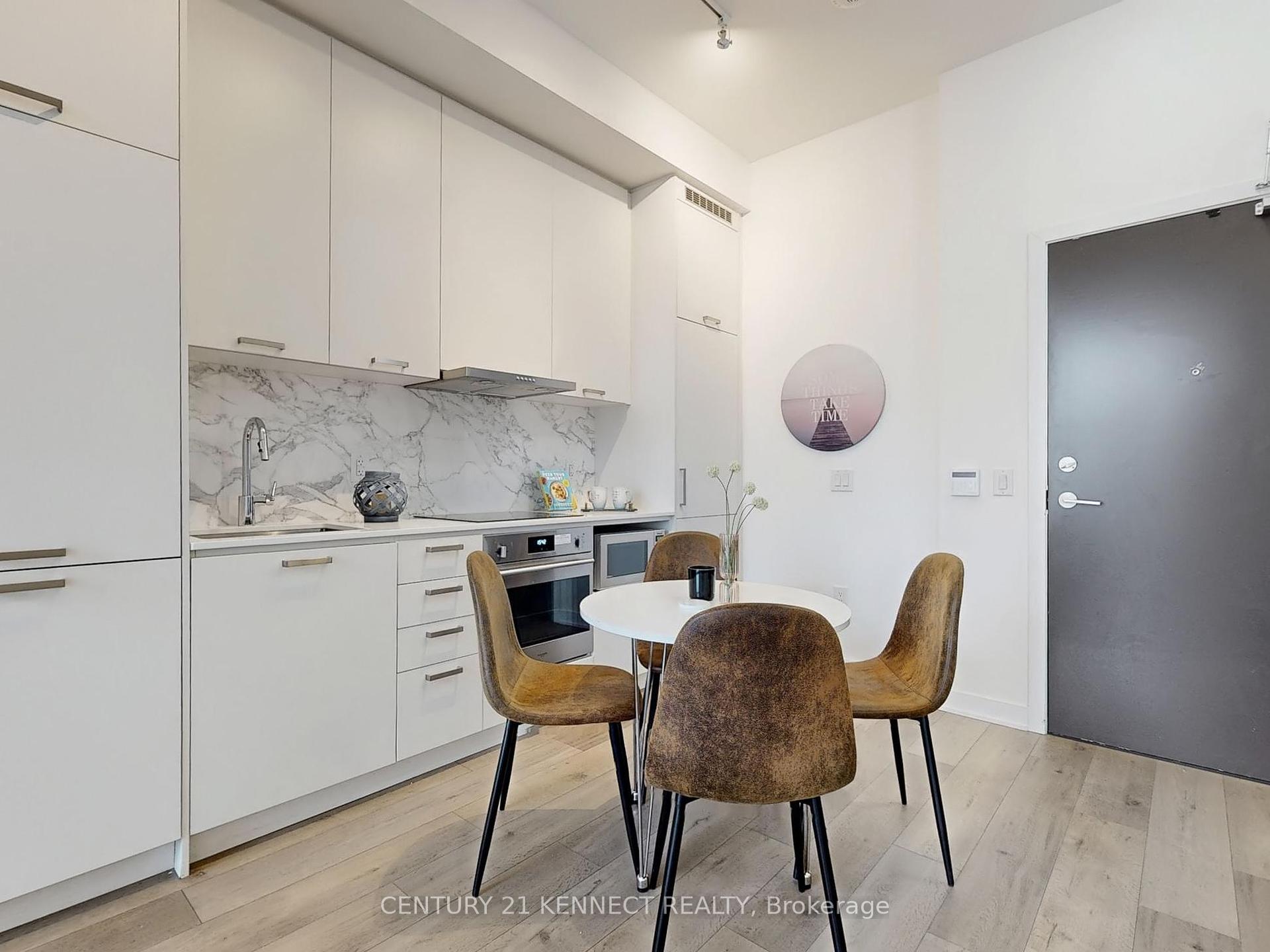 1 Bedroom Condo at 10 Honeycrispy, Vaughan For sale