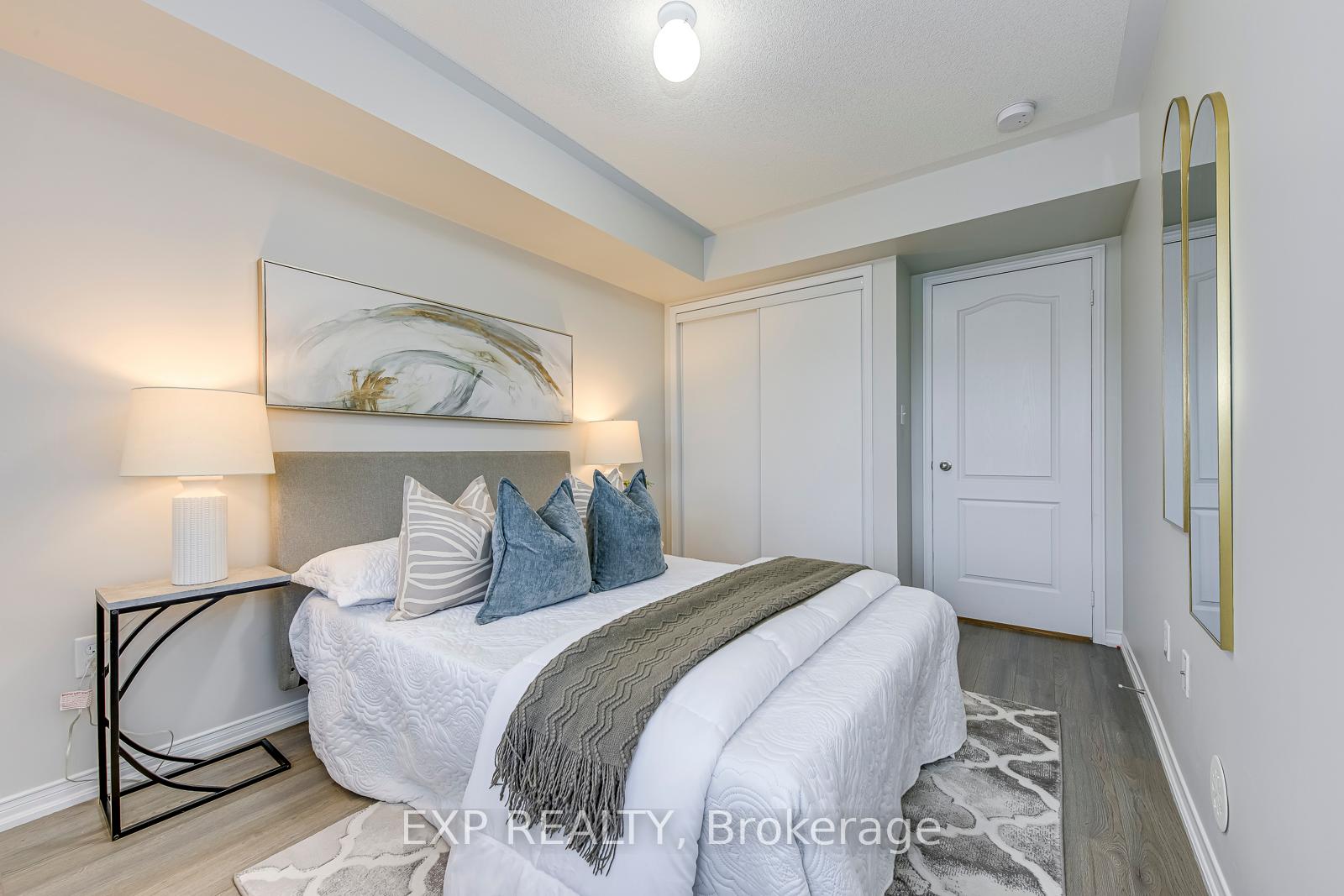 2 Bedrooms Condo at 2484 Post, Oakville For sale