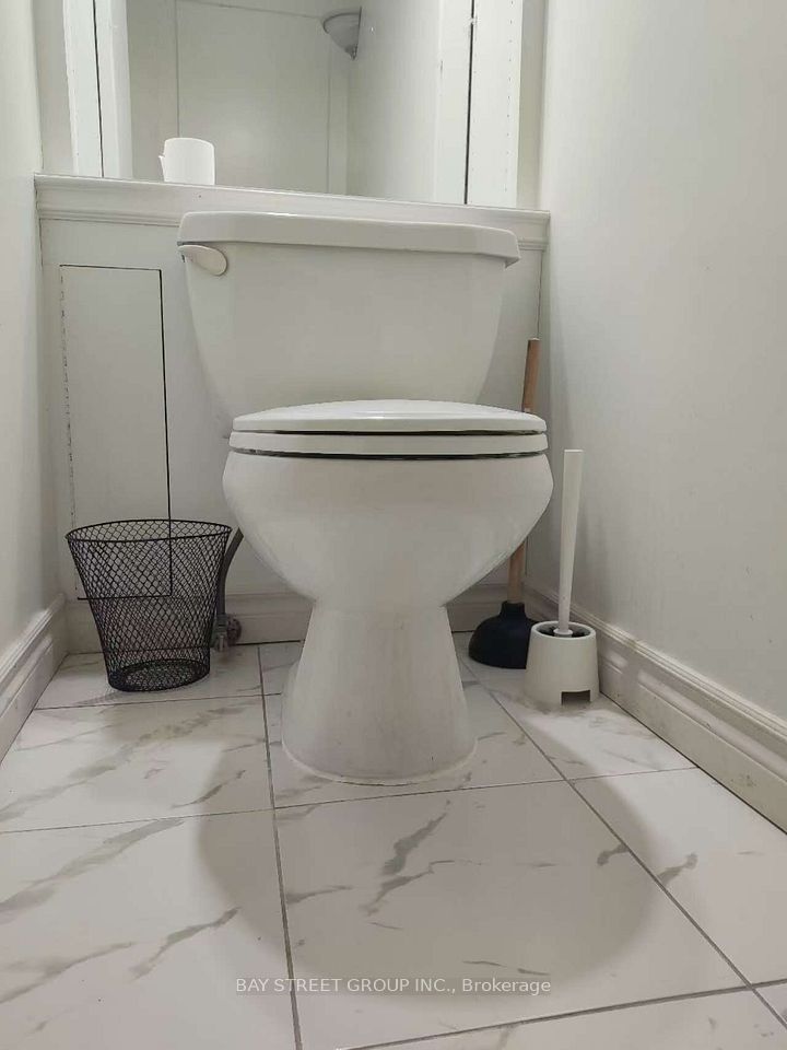 https://trreb-image.ampre.ca/TlKjAOs2WUh1rv4fMO-NxBjwyWlW5pNwF9xW2NvrNL8/rs:fit:960:960/wm:.5:so:0:50:.4/wmsh:10/wmt:PHNwYW4gZm9yZWdyb3VuZD0nd2hpdGUnIGZvbnQ9JzY4Jz5CQVkgU1RSRUVUIEdST1VQIElOQy4sIEJyb2tlcmFnZTwvc3Bhbj4/cb:20250327020226/L3RycmViL2xpc3RpbmdzLzQwLzg1LzIxLzIwL3AvYWU4OWJhMjItYWY3OC00YjllLTgxOGItYzc1NTMwOWJkYjEyLmpwZw.jpg