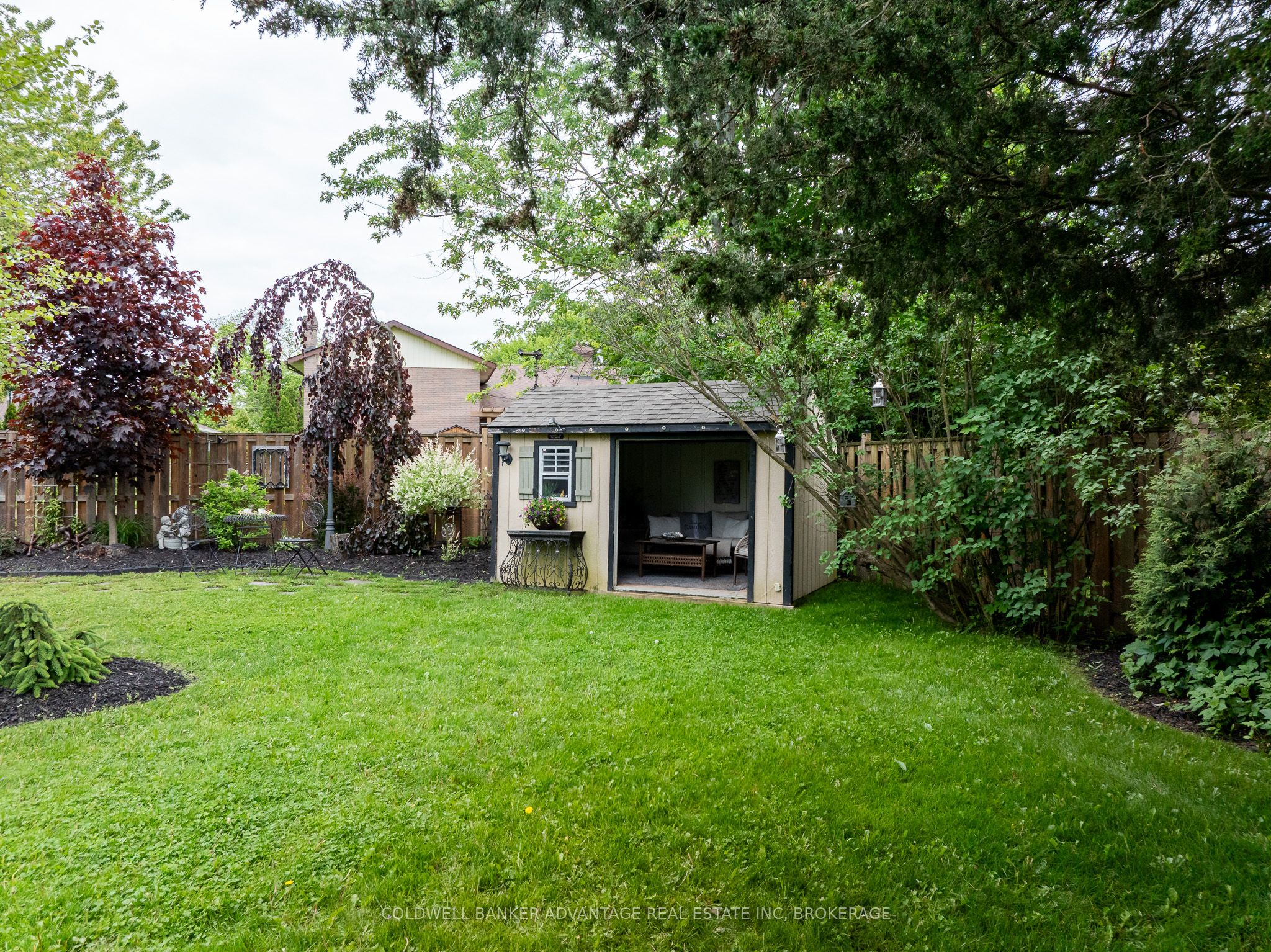 4504 Queensway Gardens N