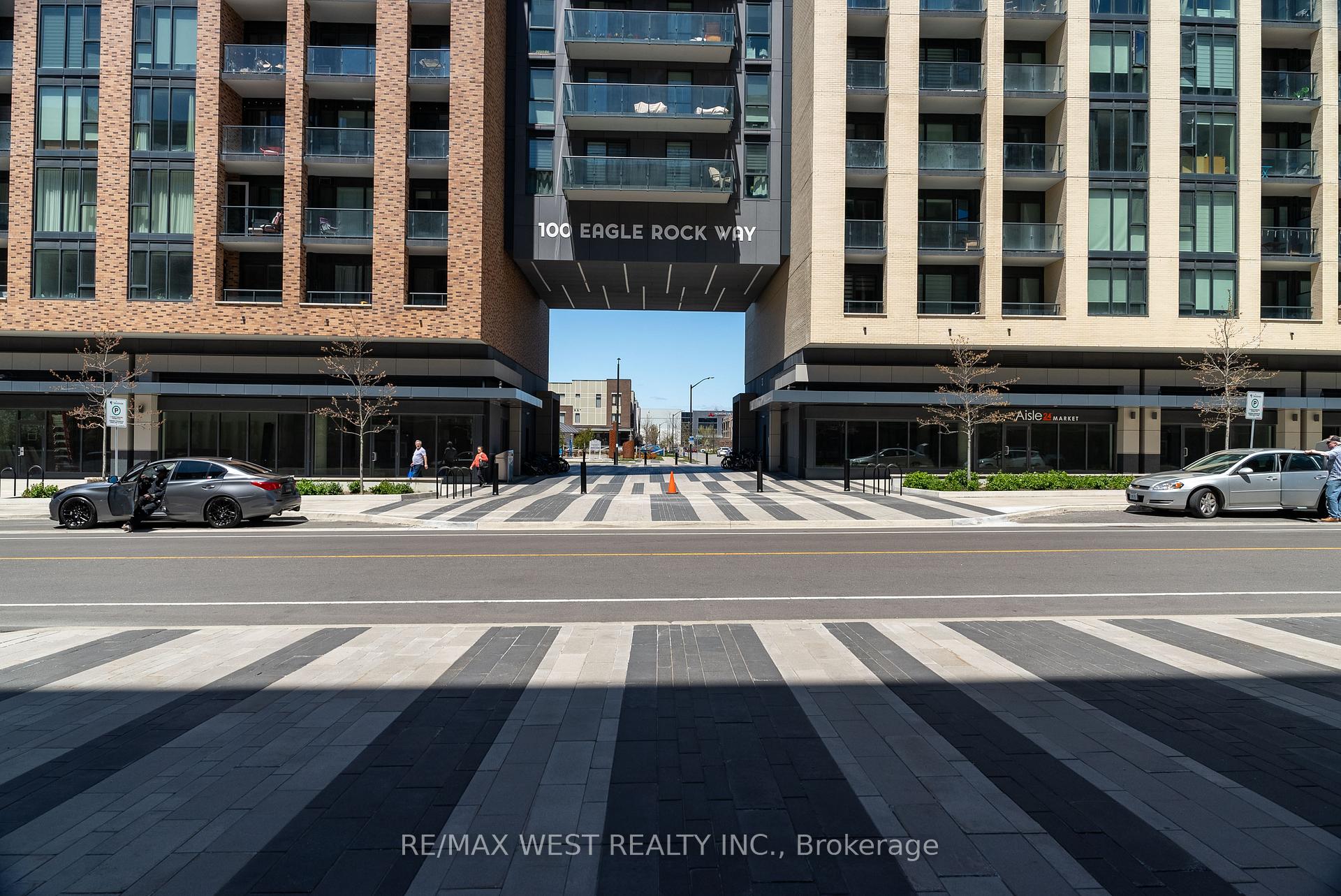 1 Bedroom Condo at 100 Eagle Rock, Vaughan For sale