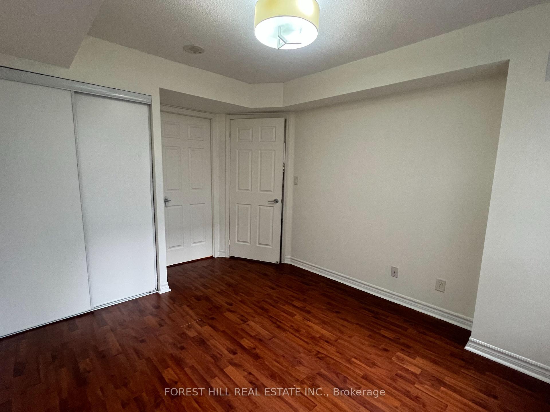 2 Bedrooms Condo at 19 Barberry, Toronto For sale