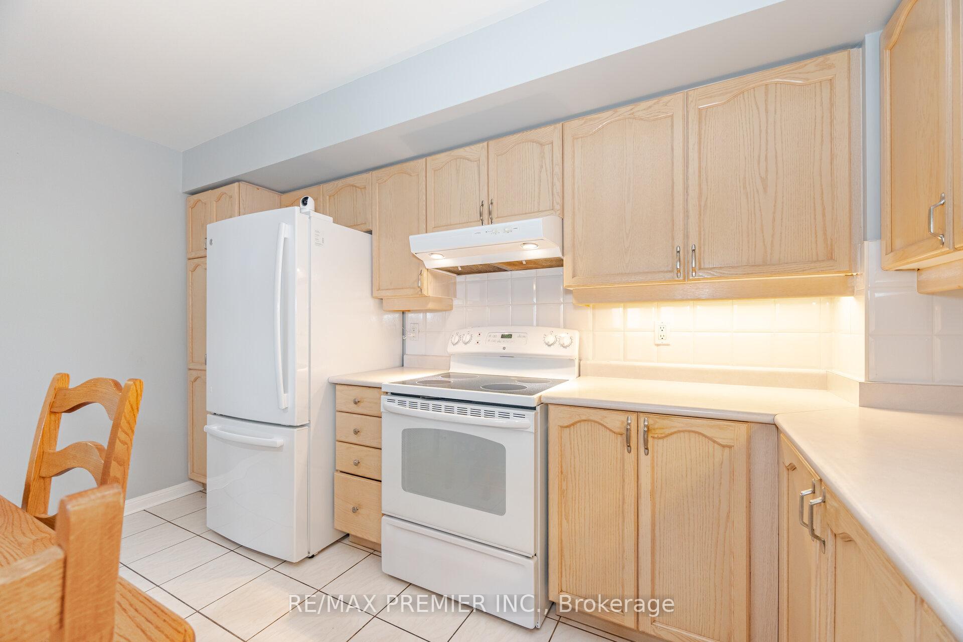 1 Bedroom Condo at 2502 Rutherford,  Vaughan For sale