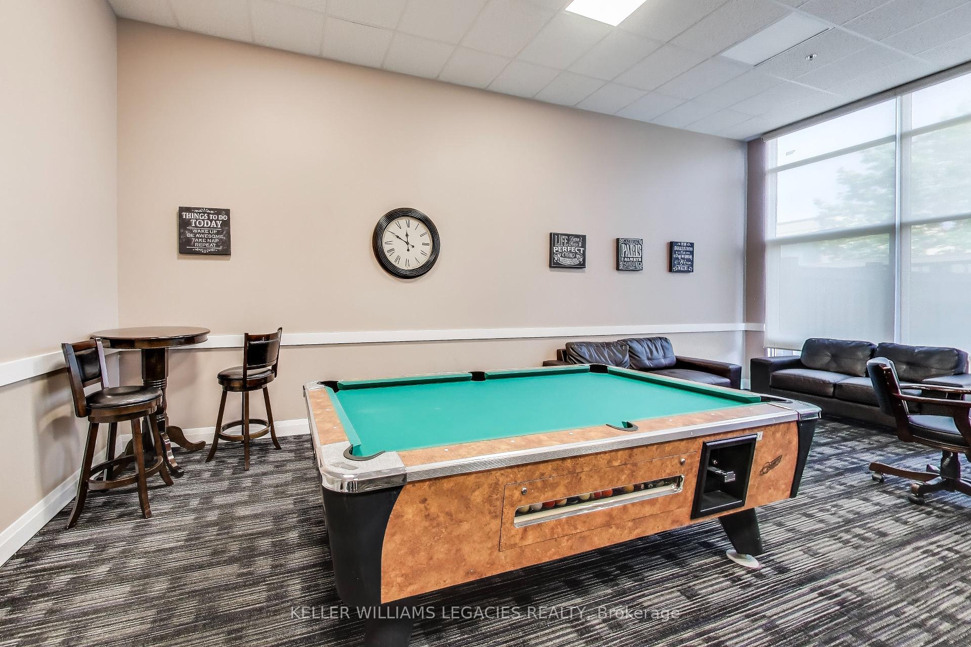 1 Bedroom Condo at 12 Woodstream, Vaughan For sale