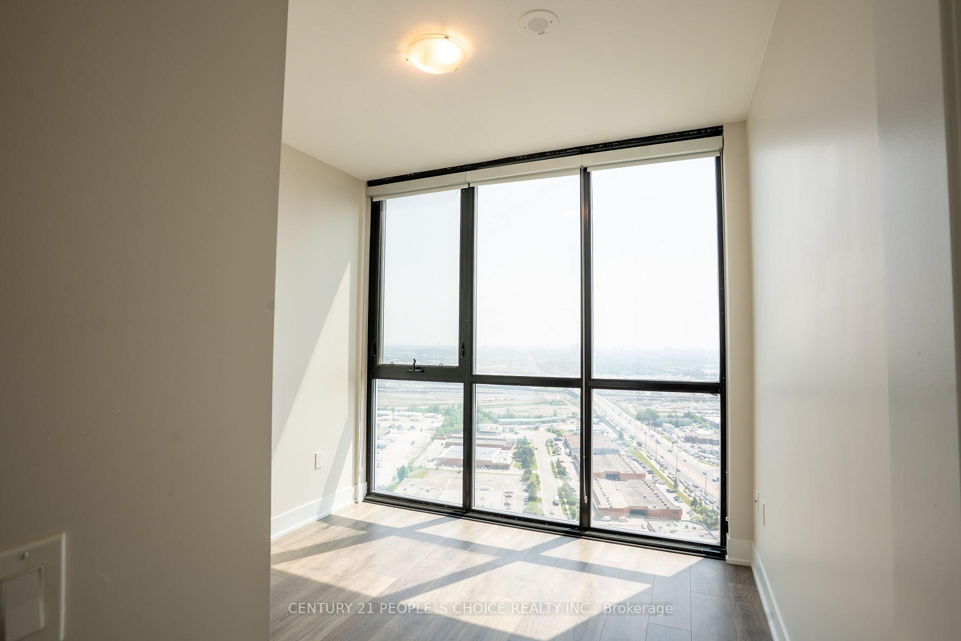 3 Bedrooms Condo at 2908 Highway 7, Vaughan For sale