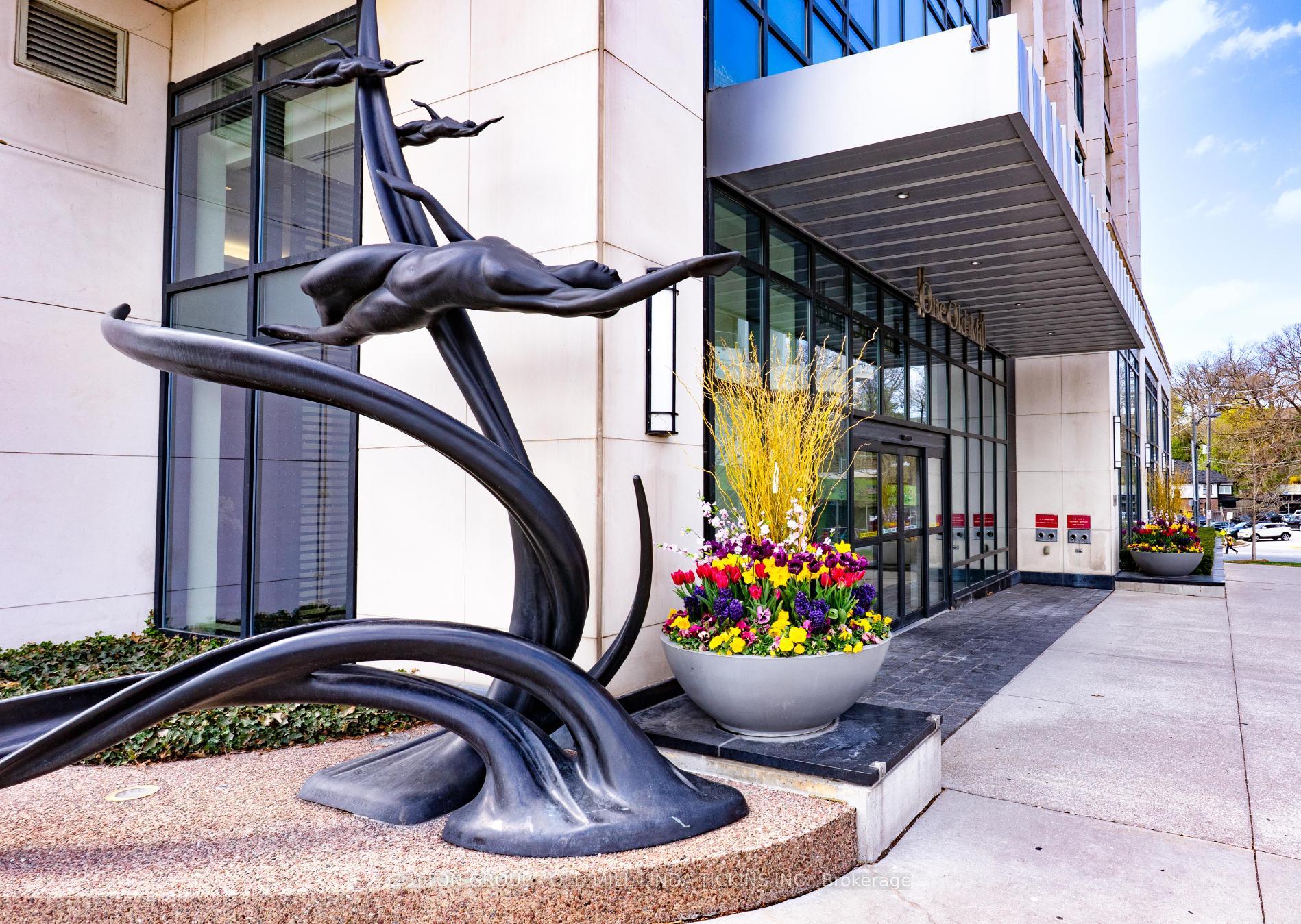 3 Bedrooms Condo at 1 Old Mill, Toronto For sale