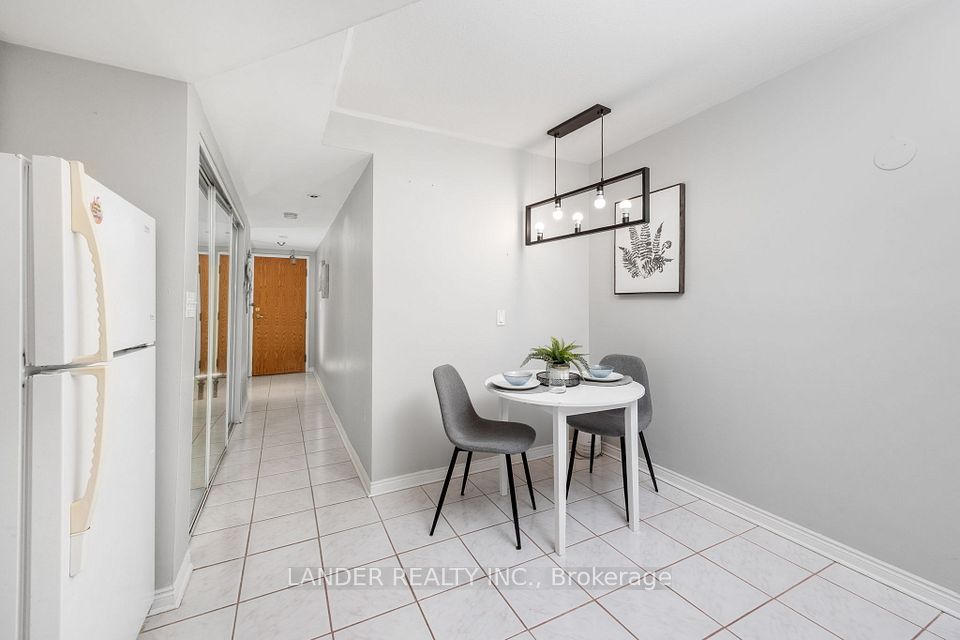 Eat-In Kitchen