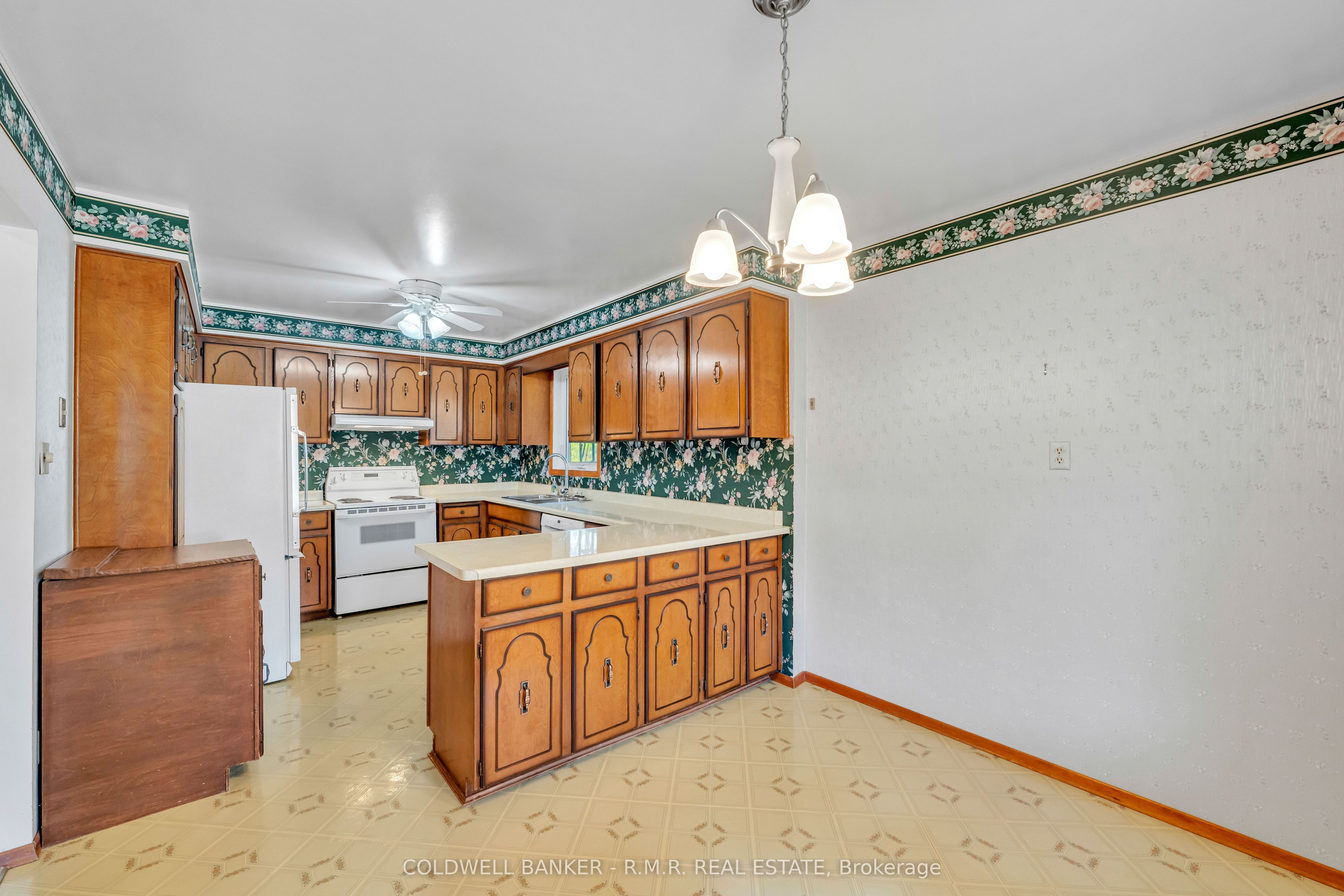 86 Twyn Rivers Drive
