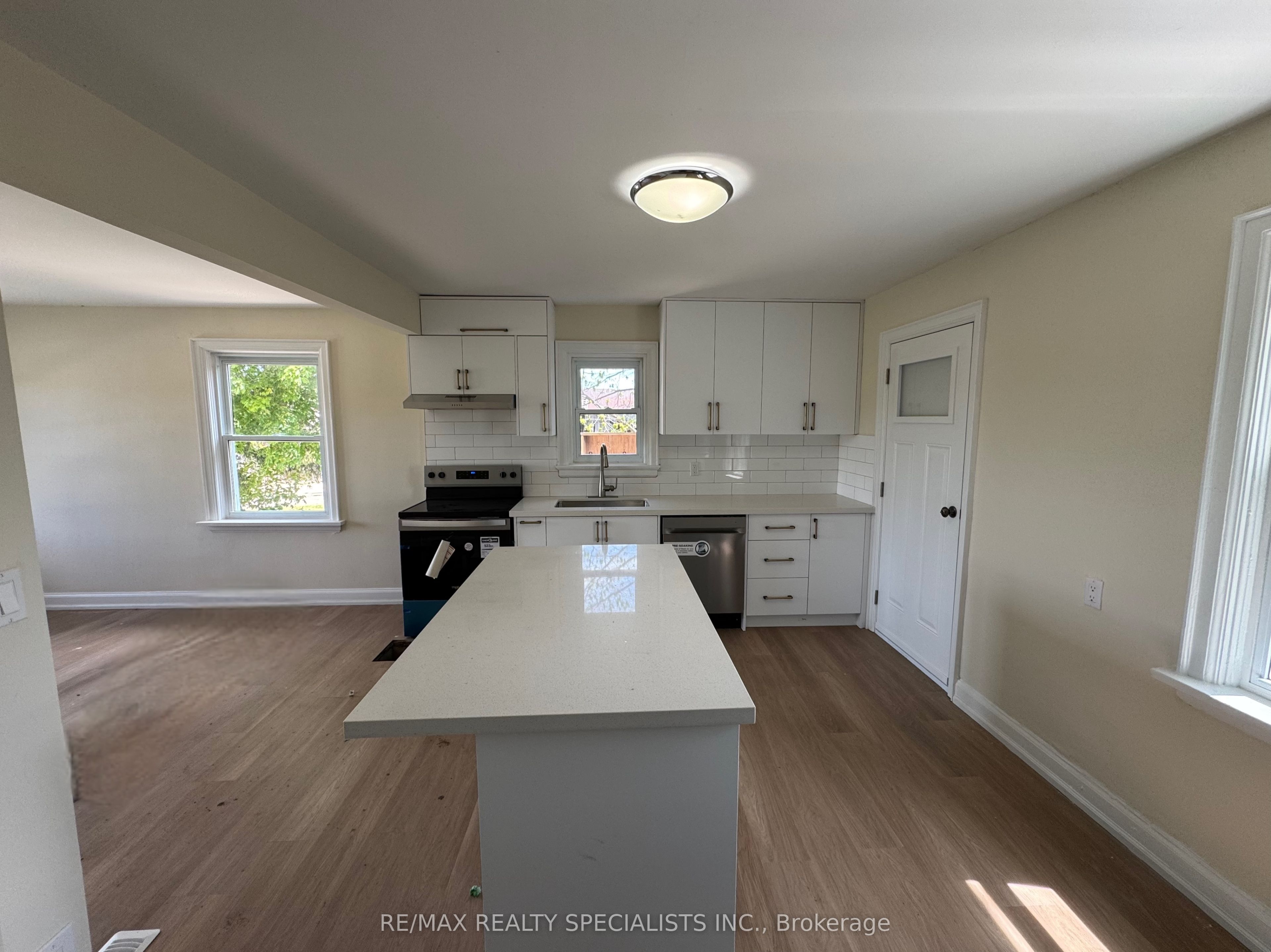8731 Trafalgar Road
