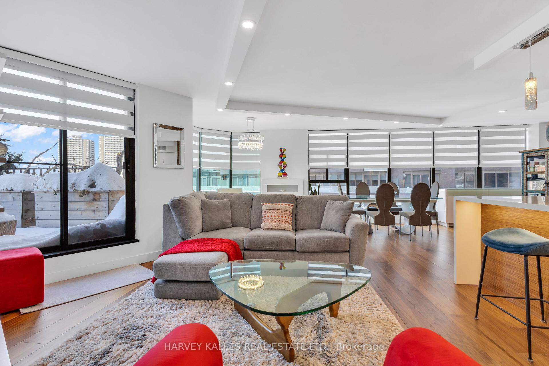 2 Bedrooms Condo at 1331 Bay, Toronto For sale