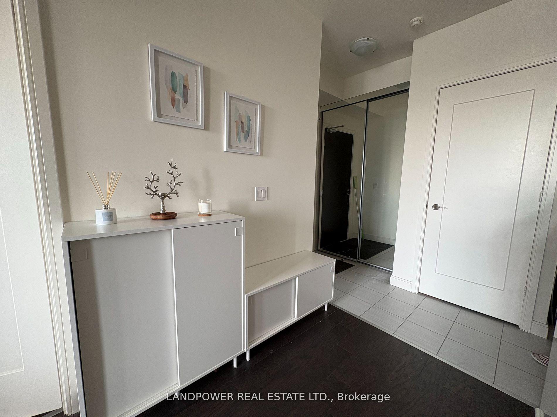 2 Bedrooms Condo at 825 Church,  Toronto For sale