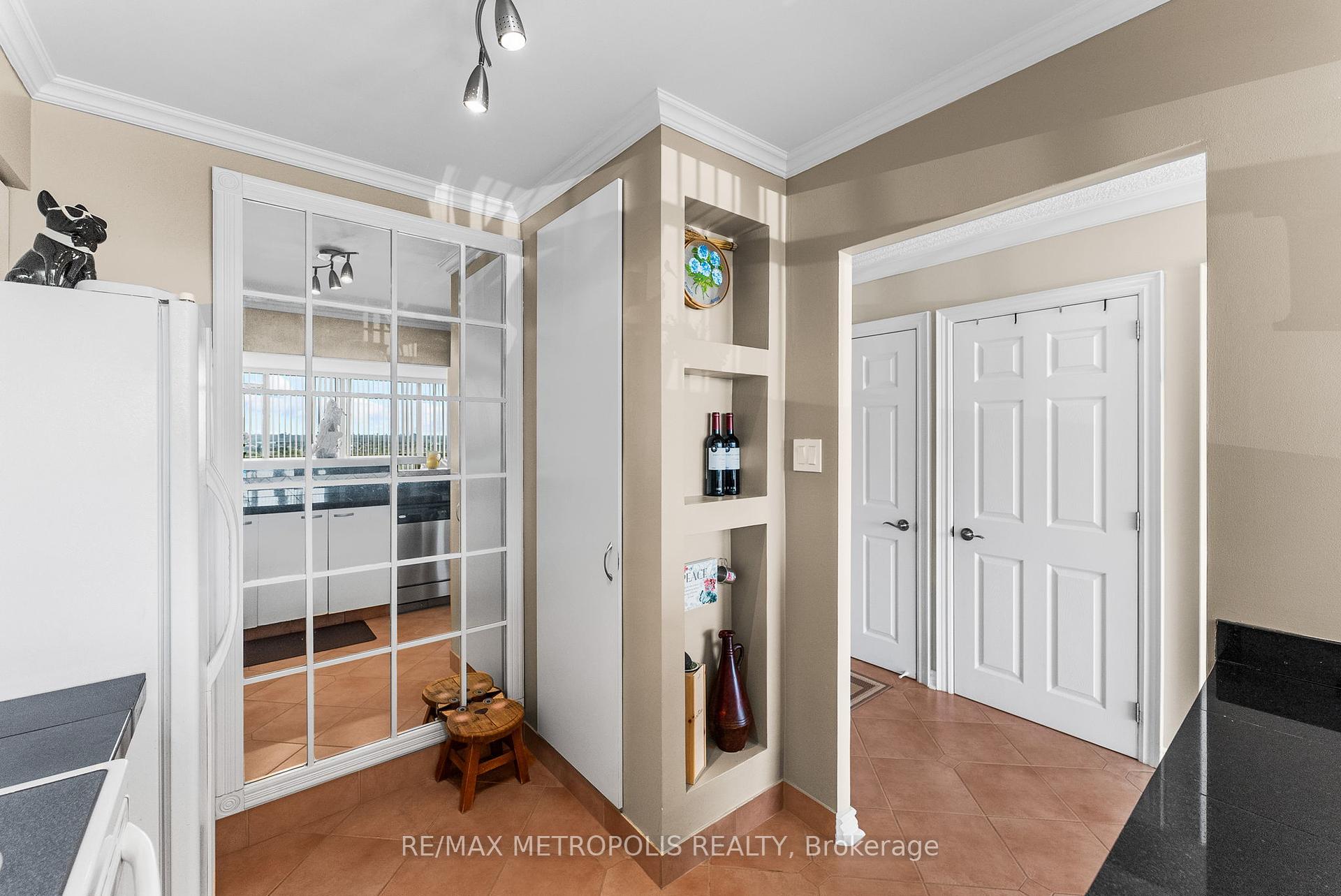 1 Bedroom Condo at 55 Elm, Mississauga For sale