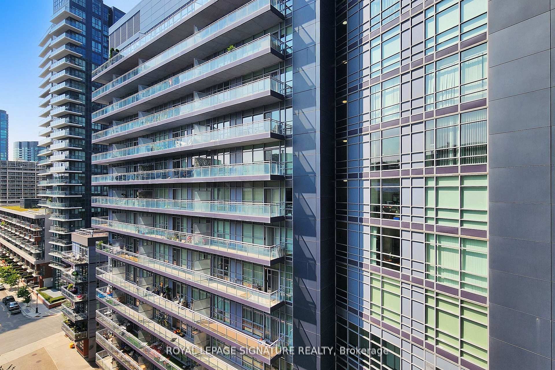 2 Bedrooms Condo at 600 Fleet, Toronto For sale